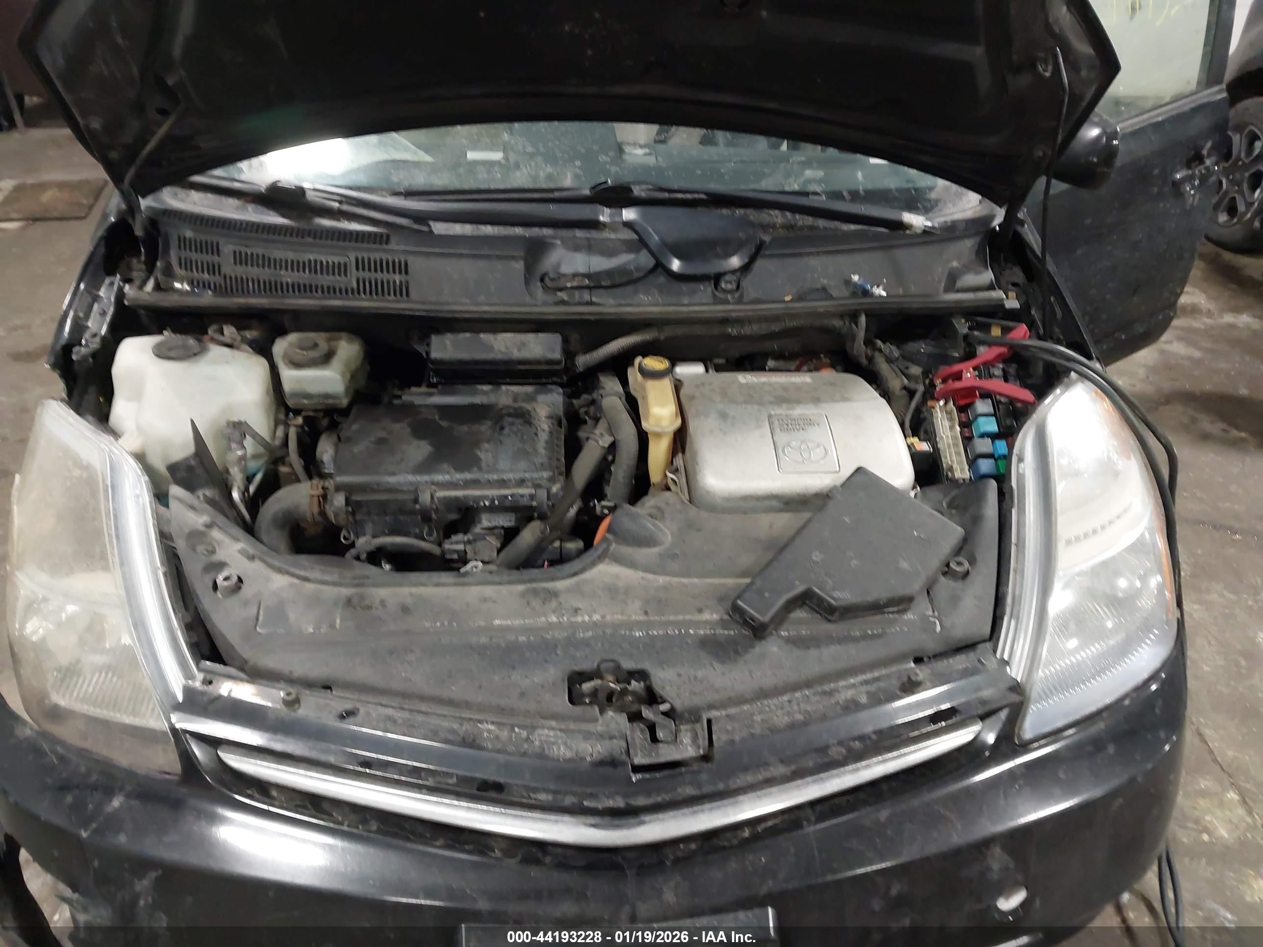 TOYOTA PRIUS image 10