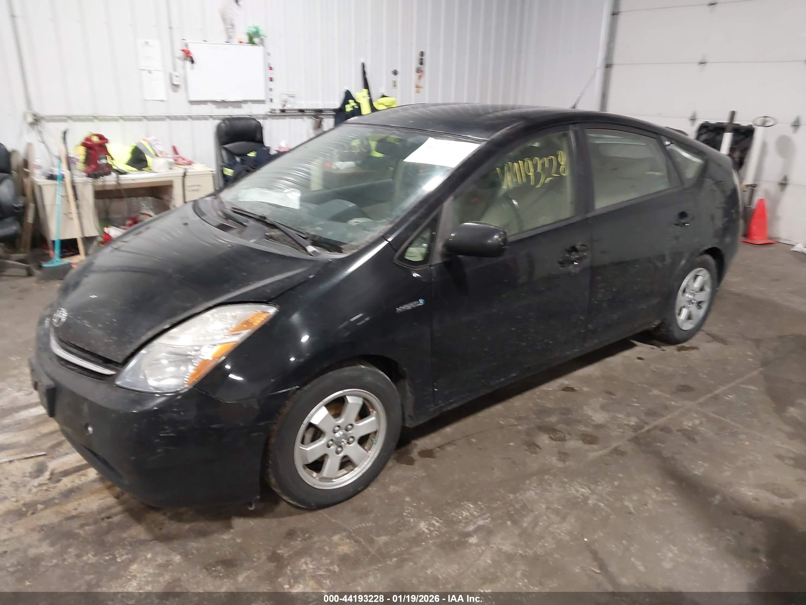 TOYOTA PRIUS image 2