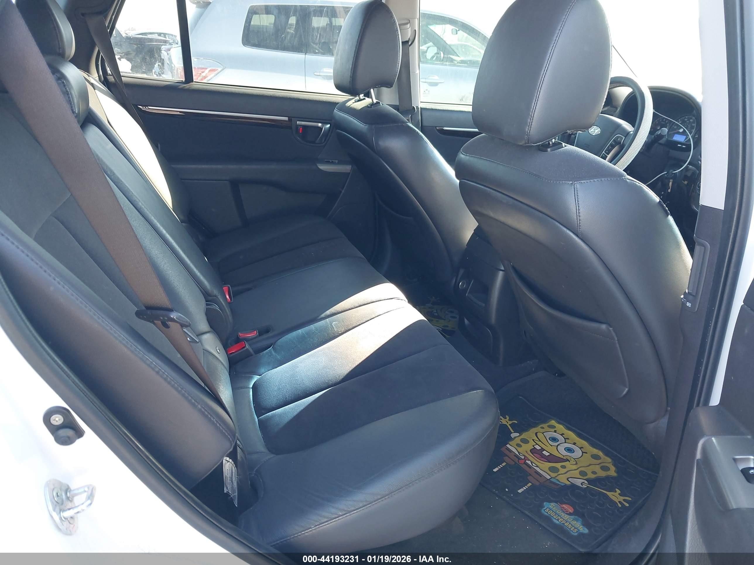 HYUNDAI SANTA image 8