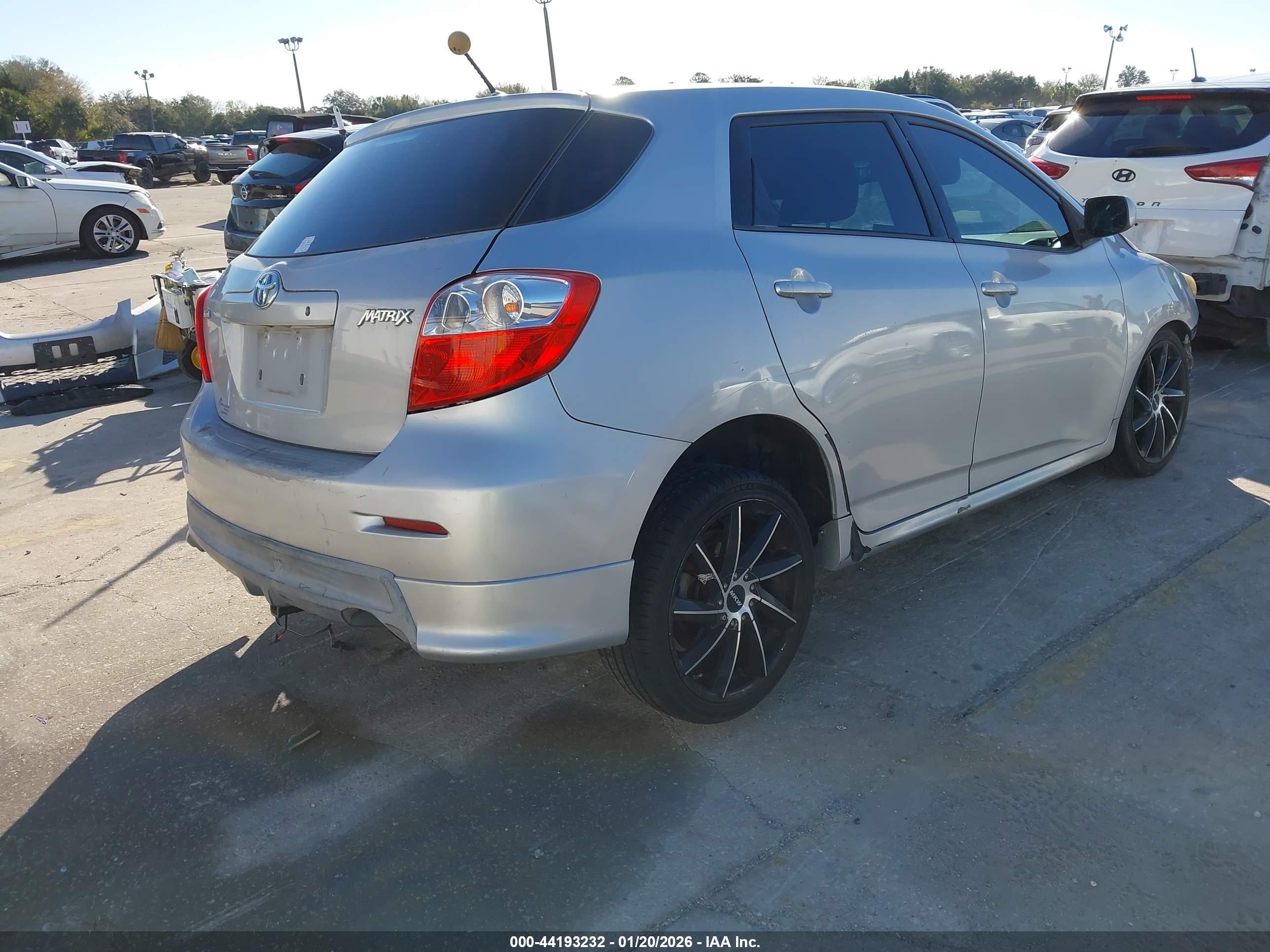 TOYOTA MATRIX image 4