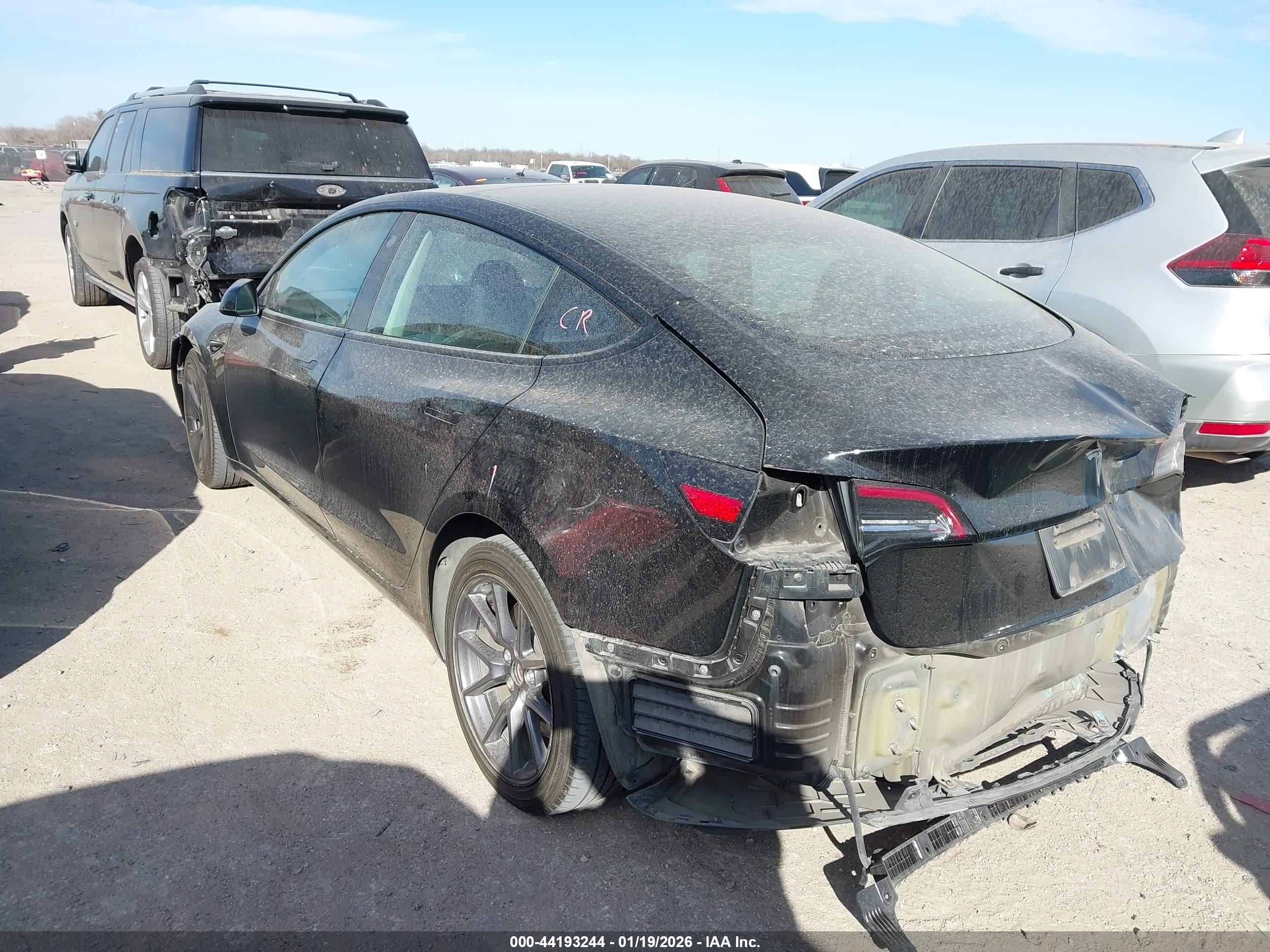 TESLA MODEL image 3