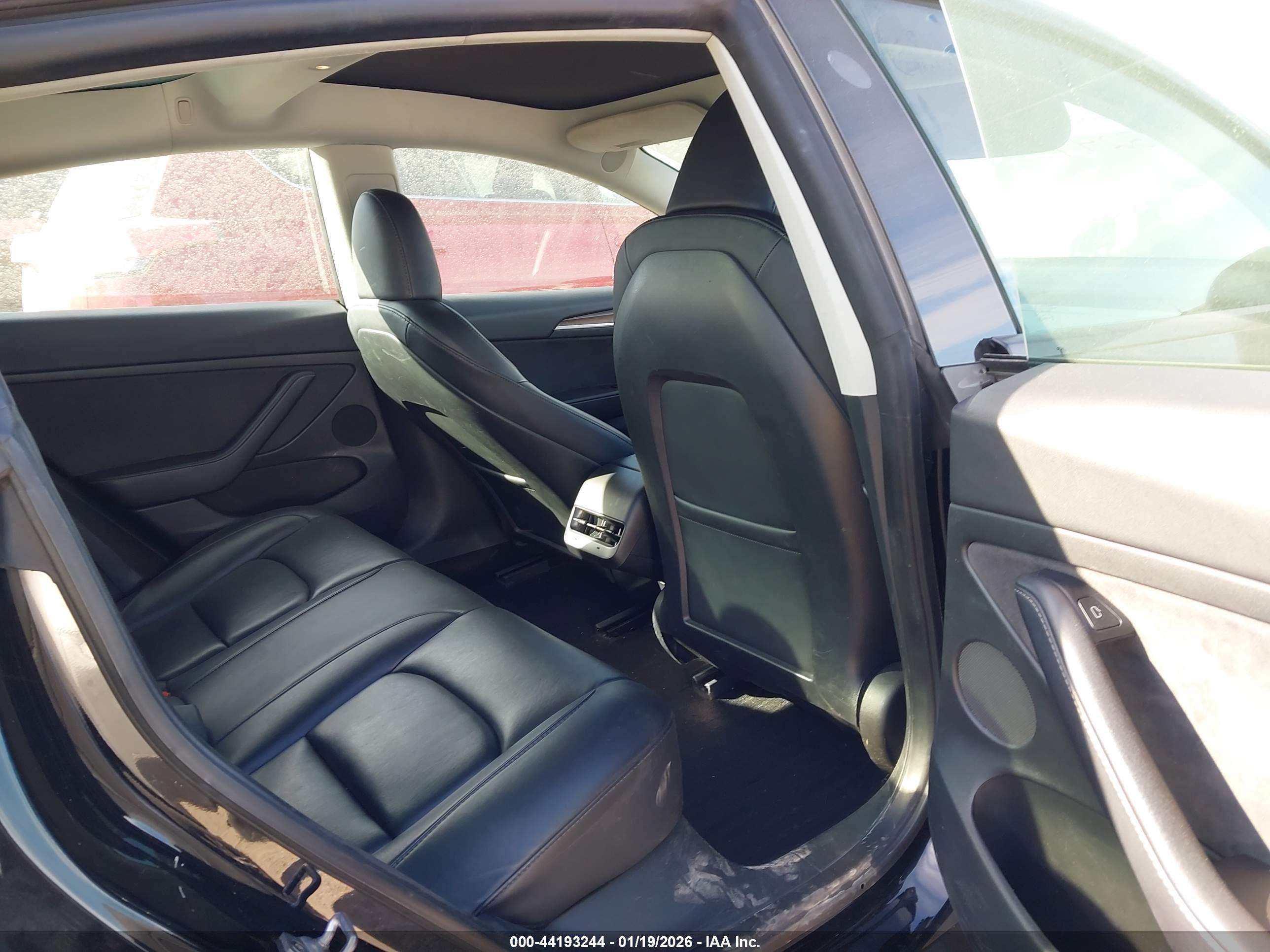 TESLA MODEL image 8