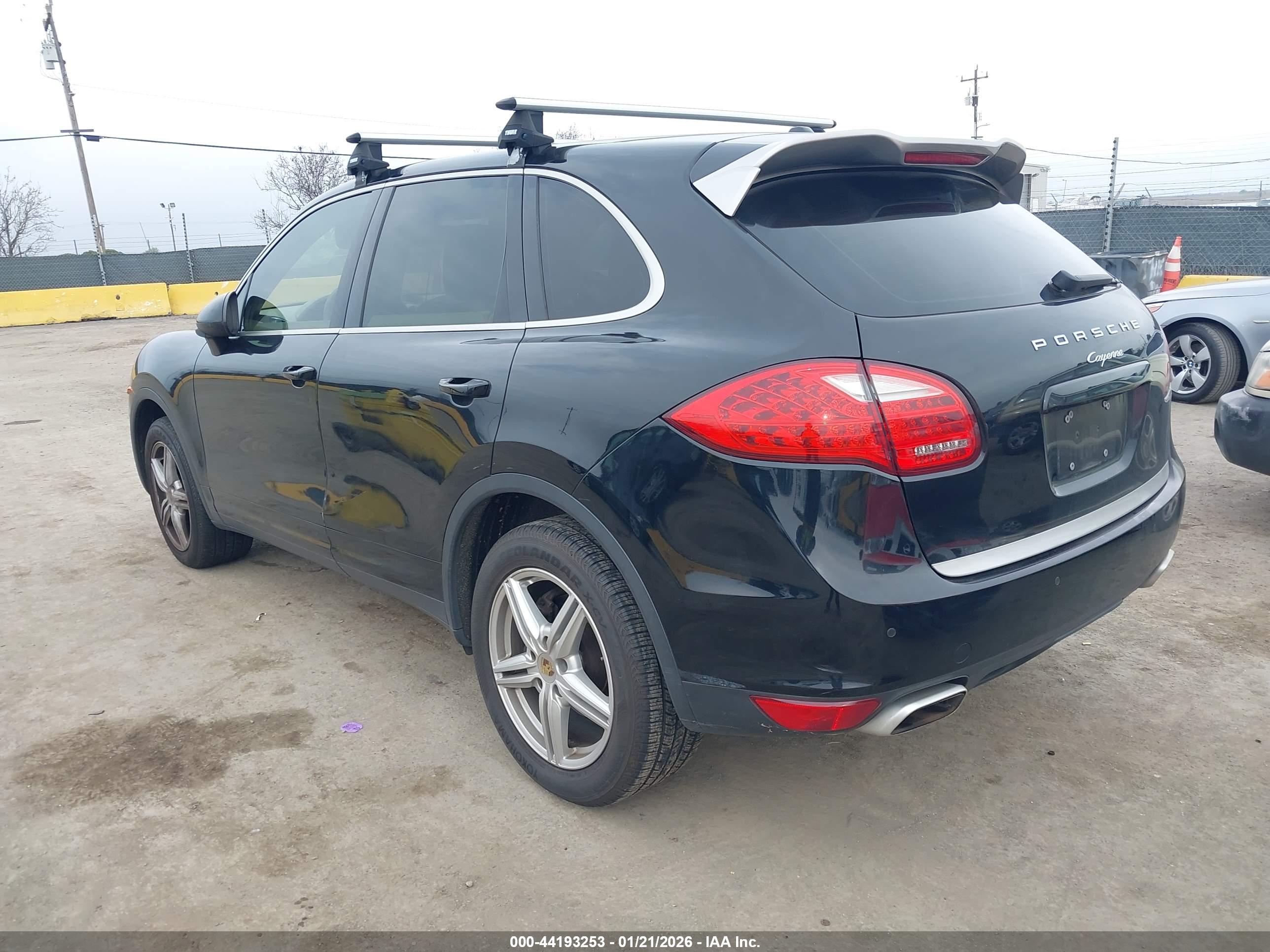 PORSCHE CAYENNE image 3