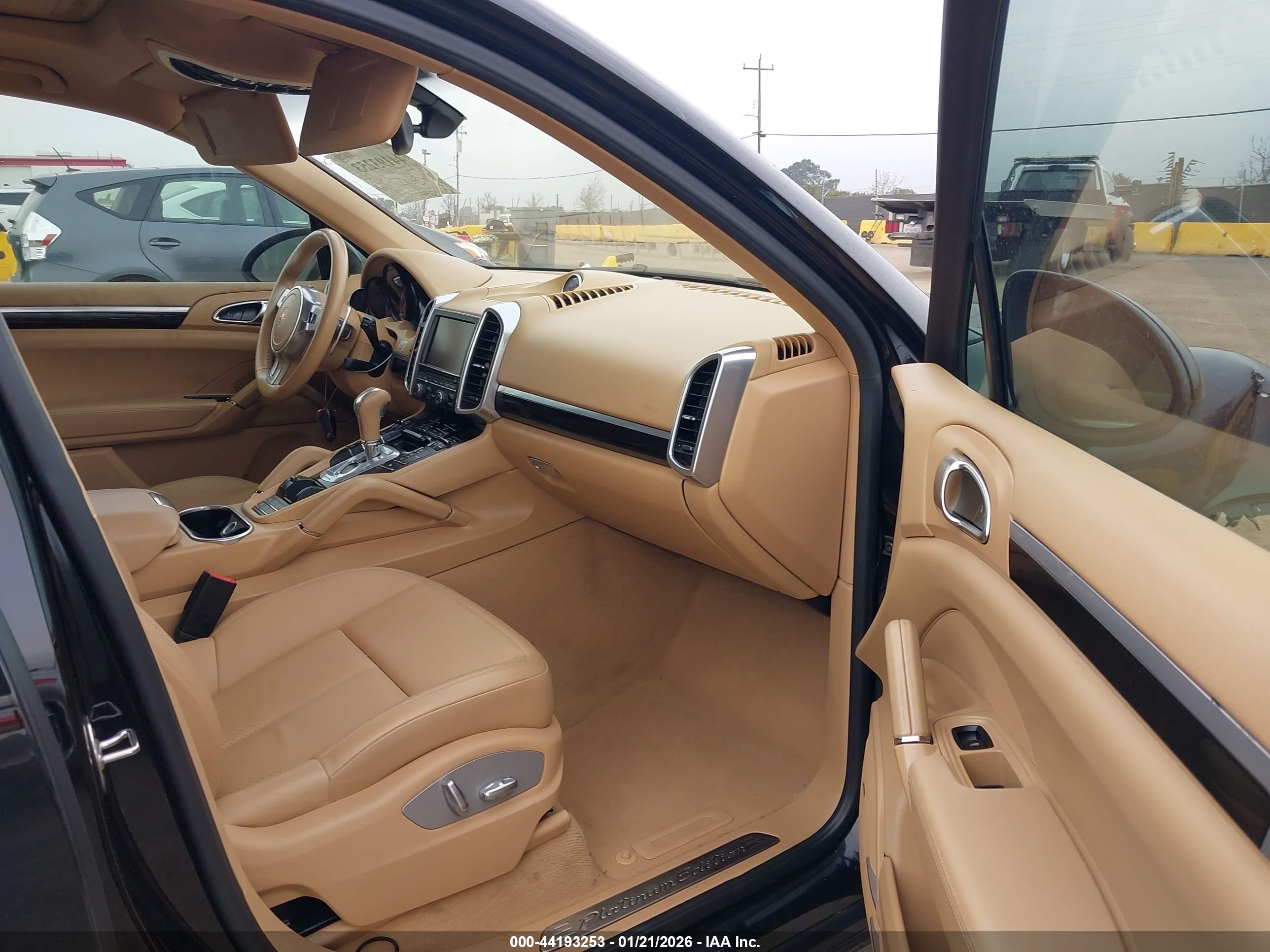 PORSCHE CAYENNE image 5