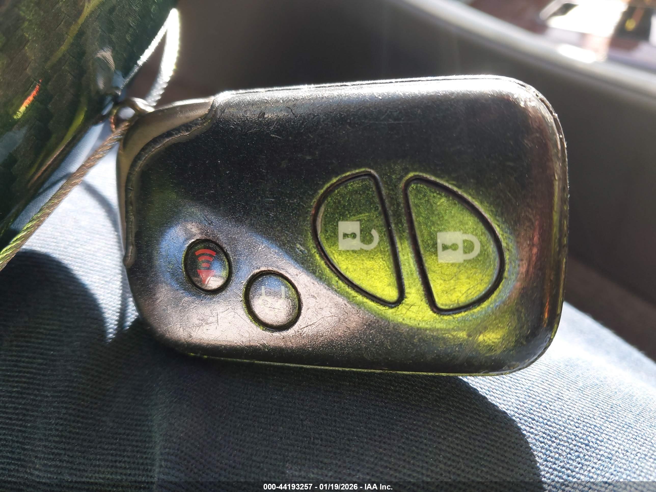 LEXUS IS image 11