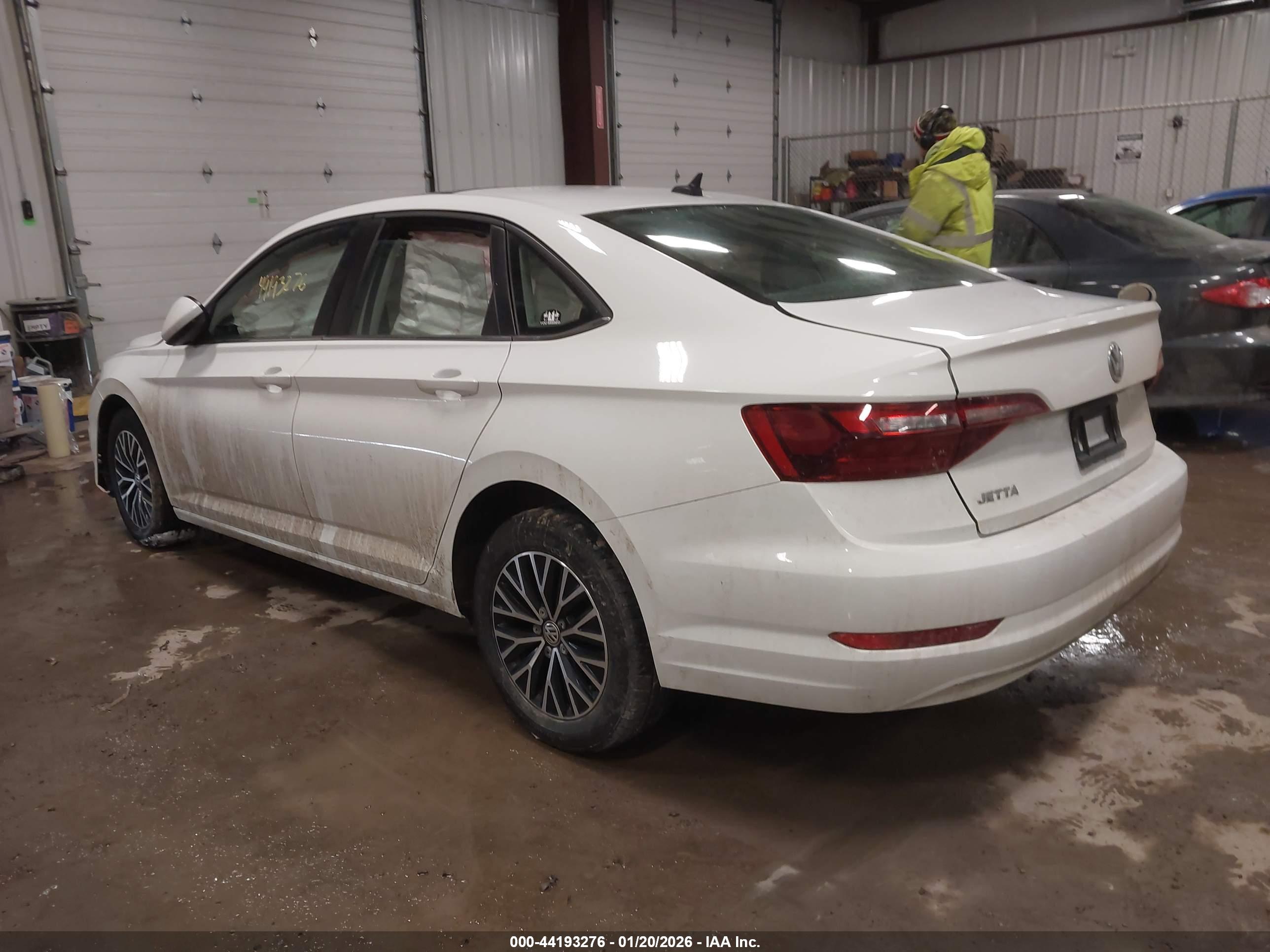 VOLKSWAGEN JETTA image 3