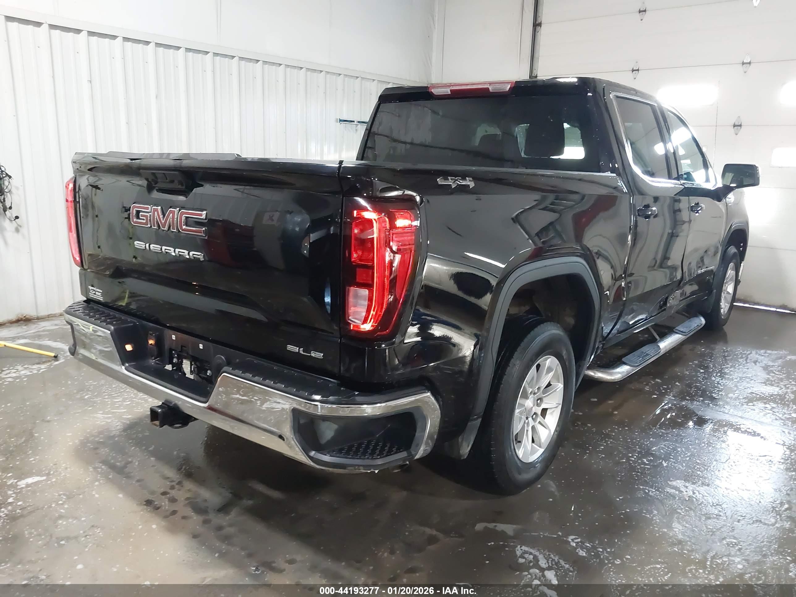 GMC SIERRA image 4