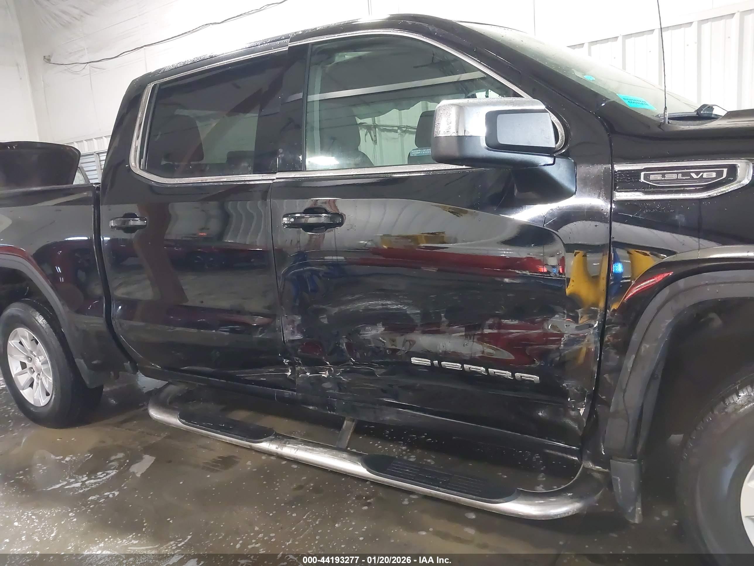 GMC SIERRA image 6