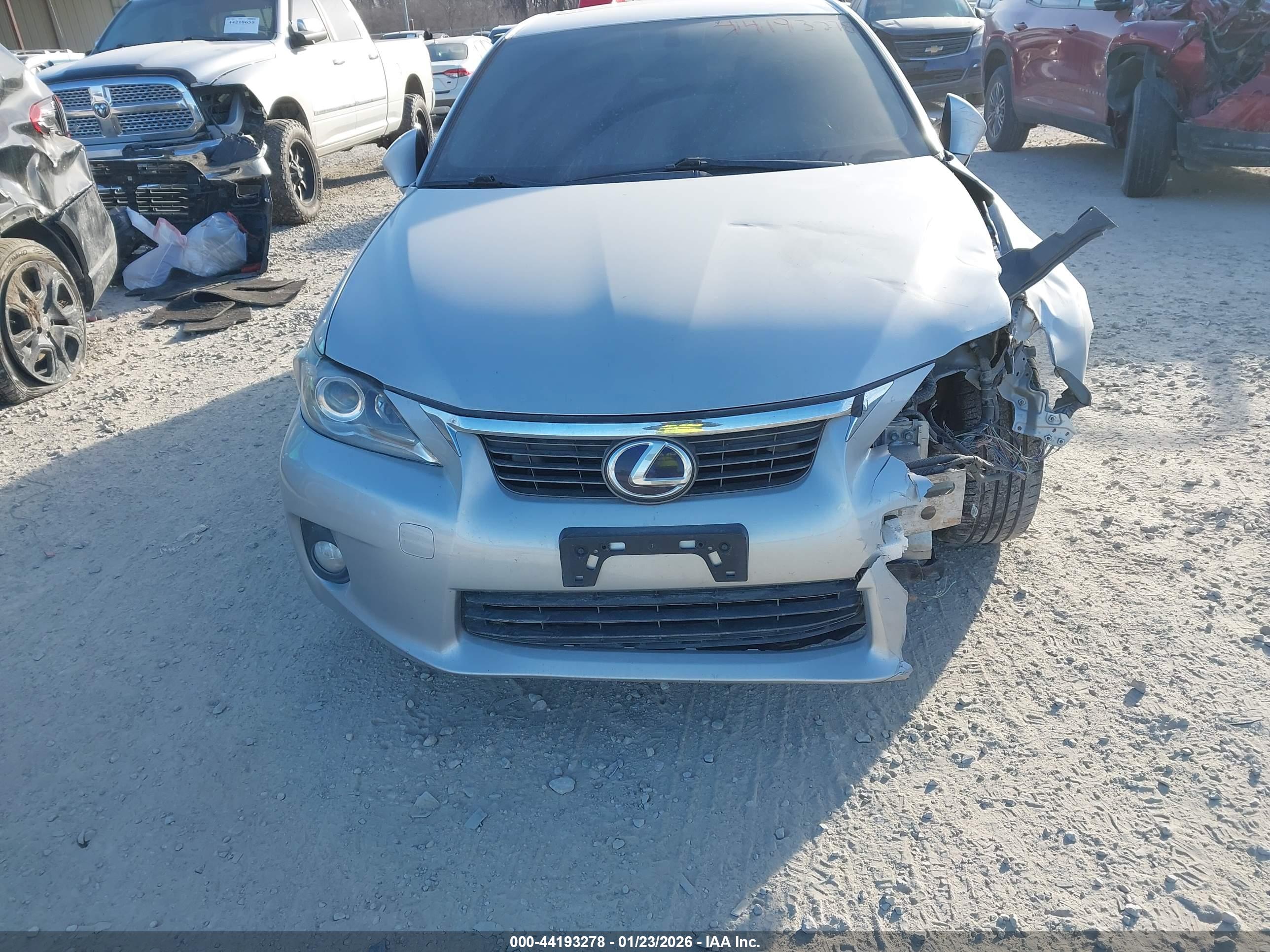 LEXUS CT image 6