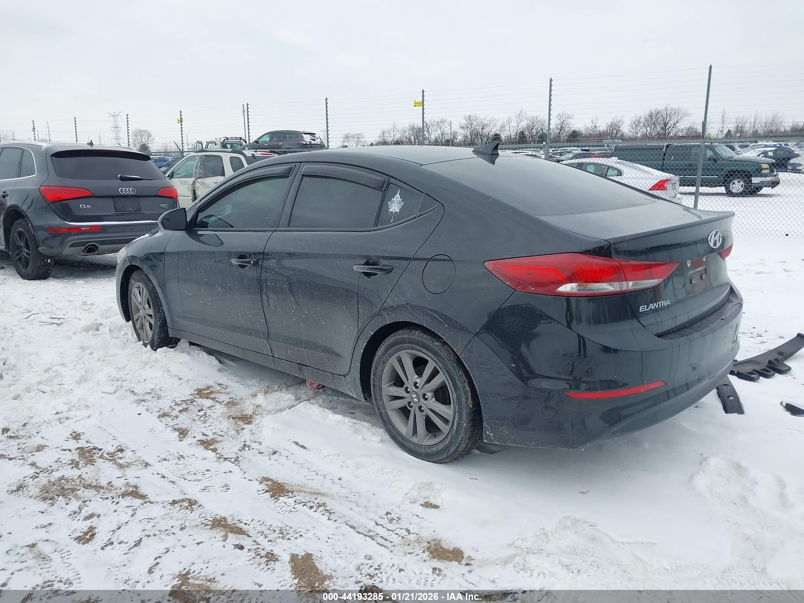 HYUNDAI ELANTRA image 3