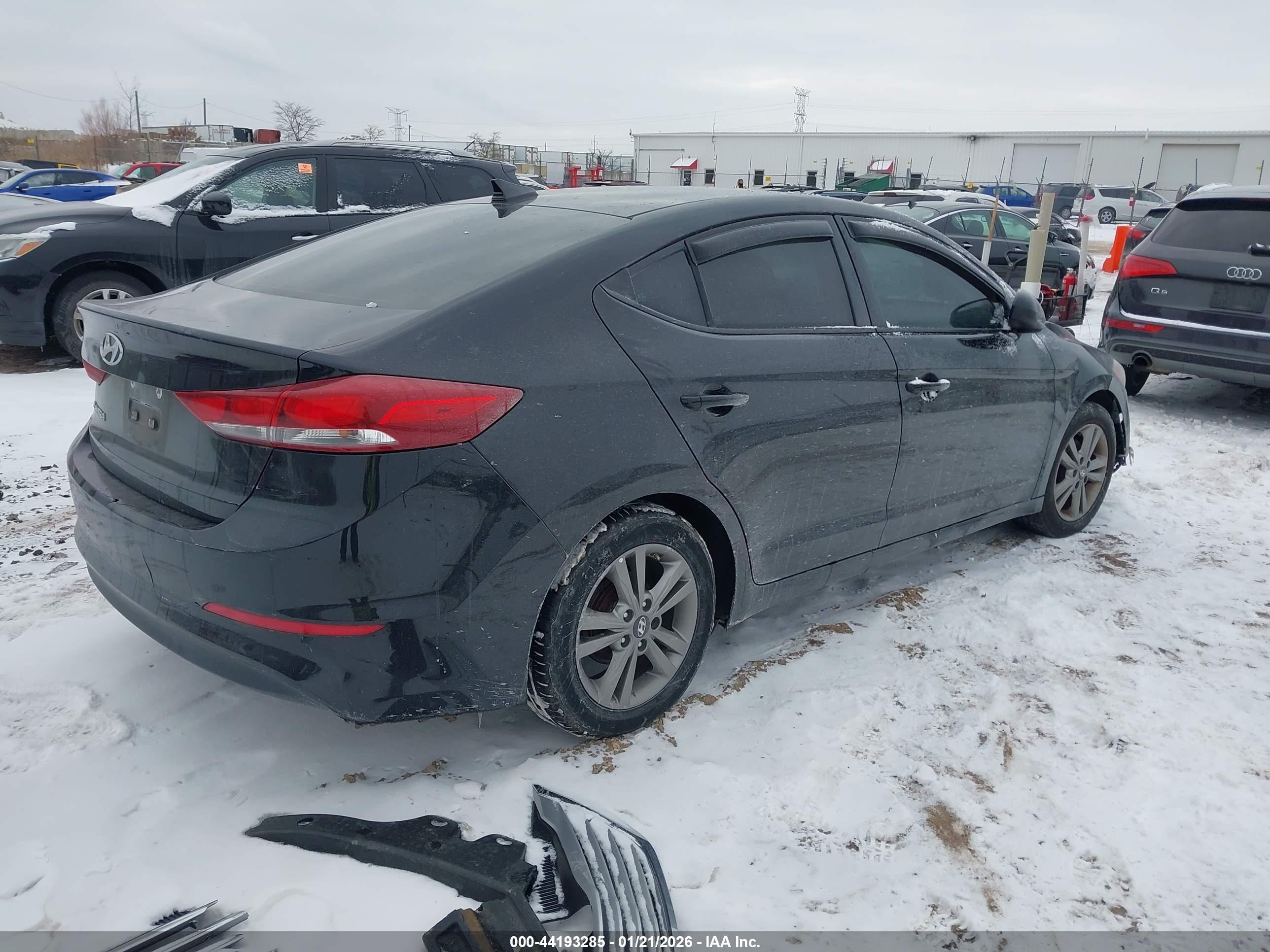 HYUNDAI ELANTRA image 4