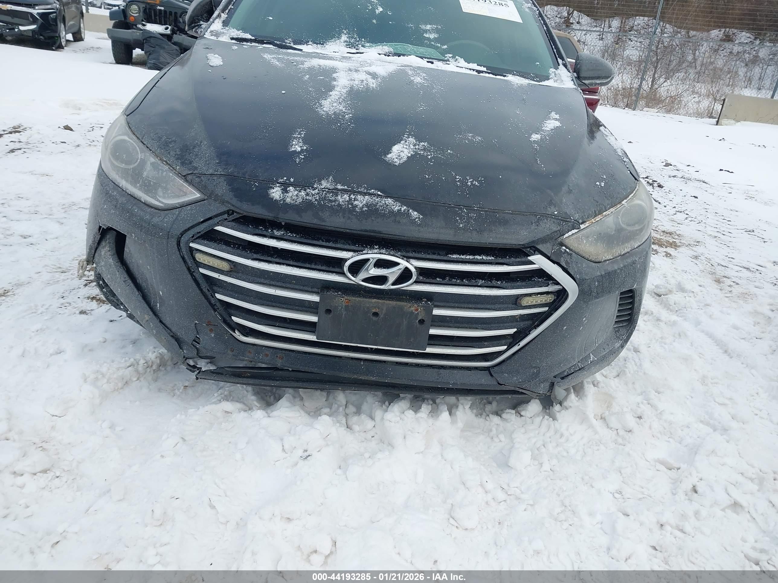 HYUNDAI ELANTRA image 6