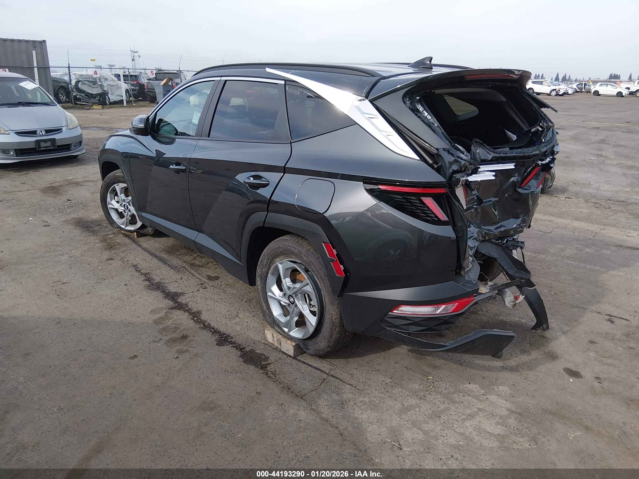 HYUNDAI TUCSON image 3