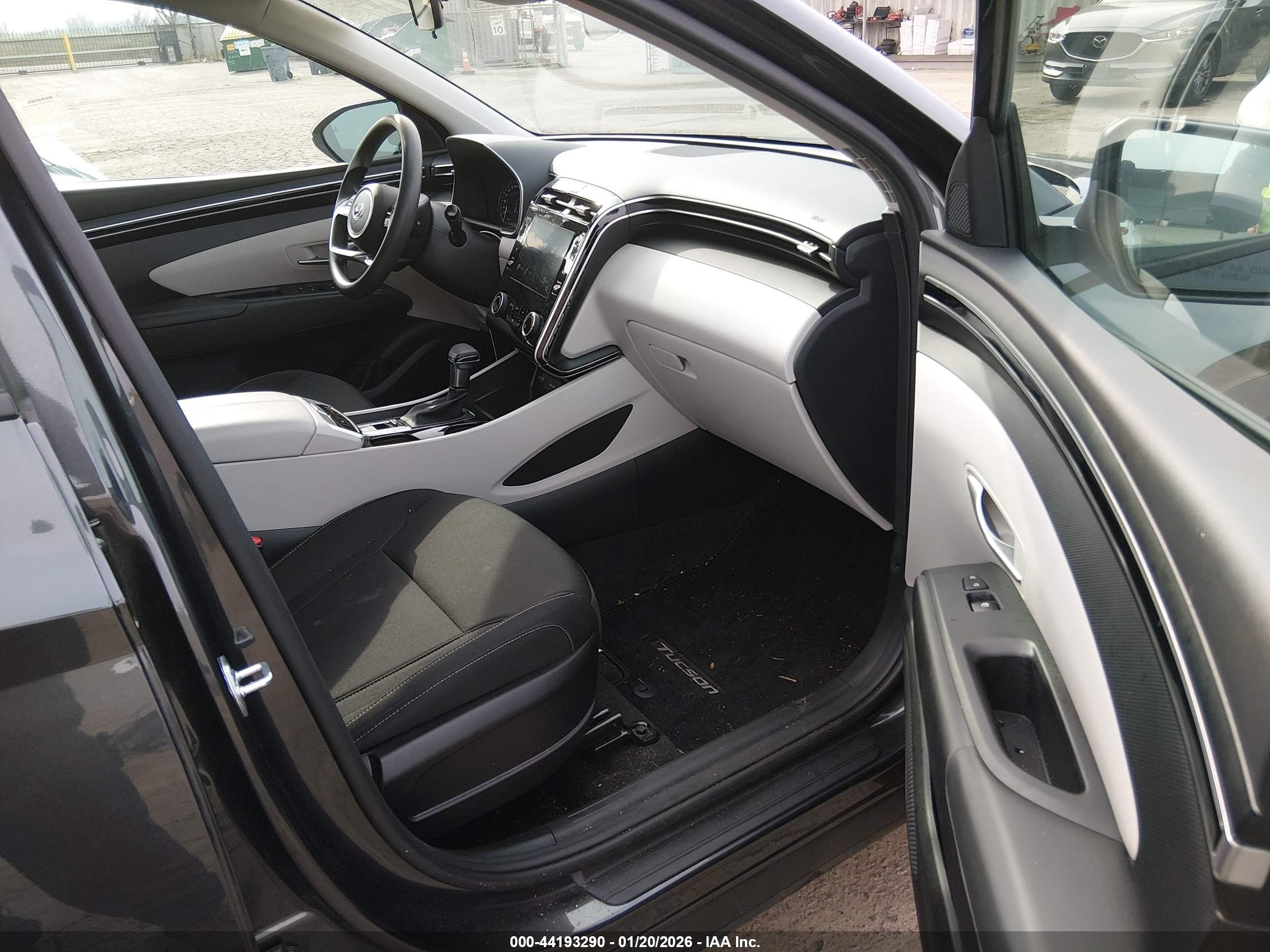 HYUNDAI TUCSON image 5