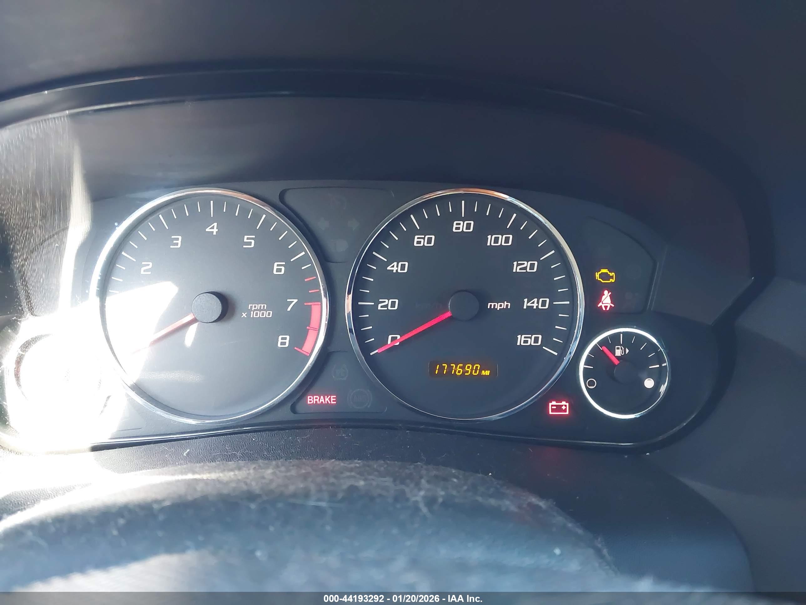 CADILLAC CTS image 7