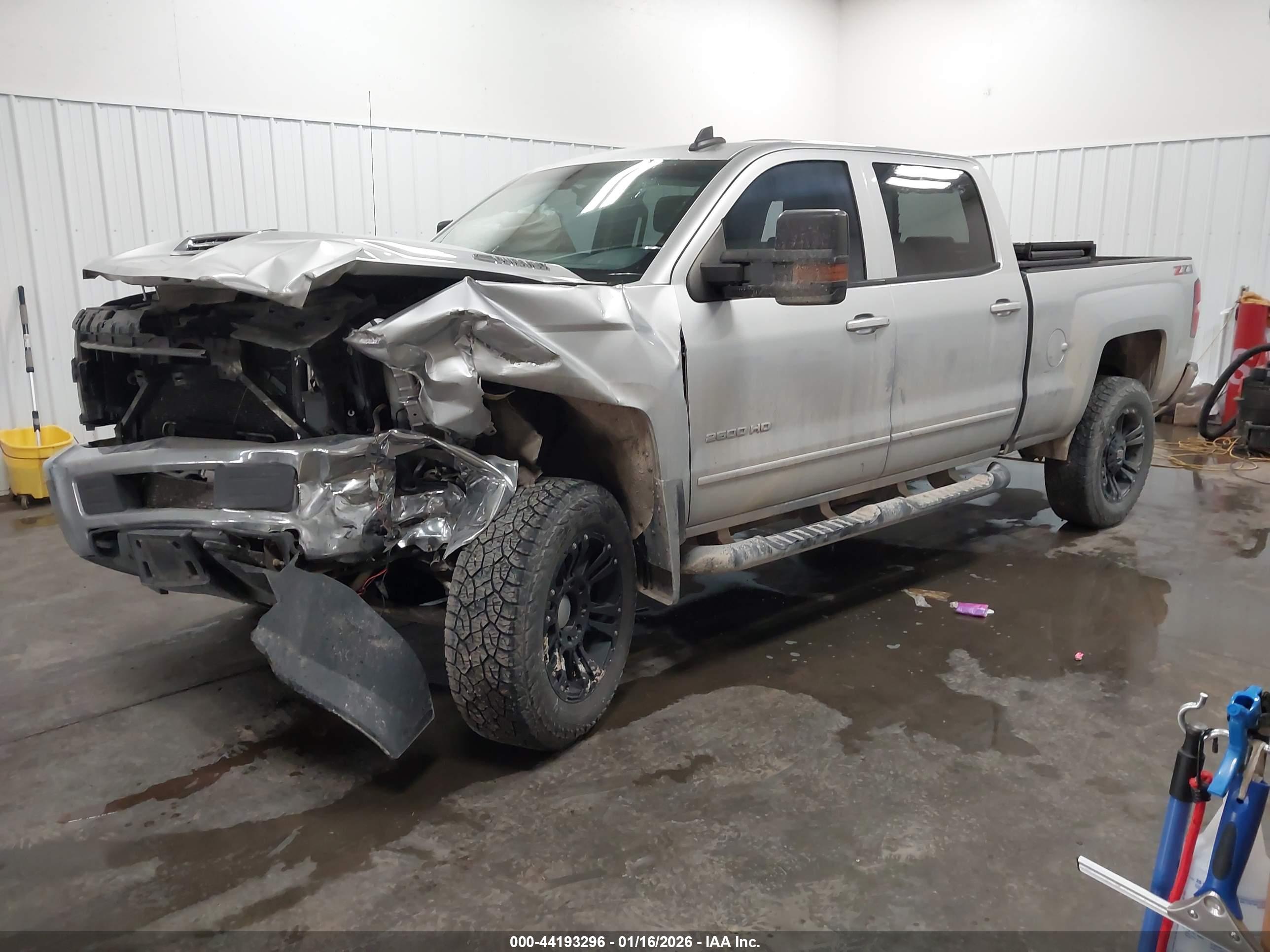 CHEVROLET SILVERADO image 2