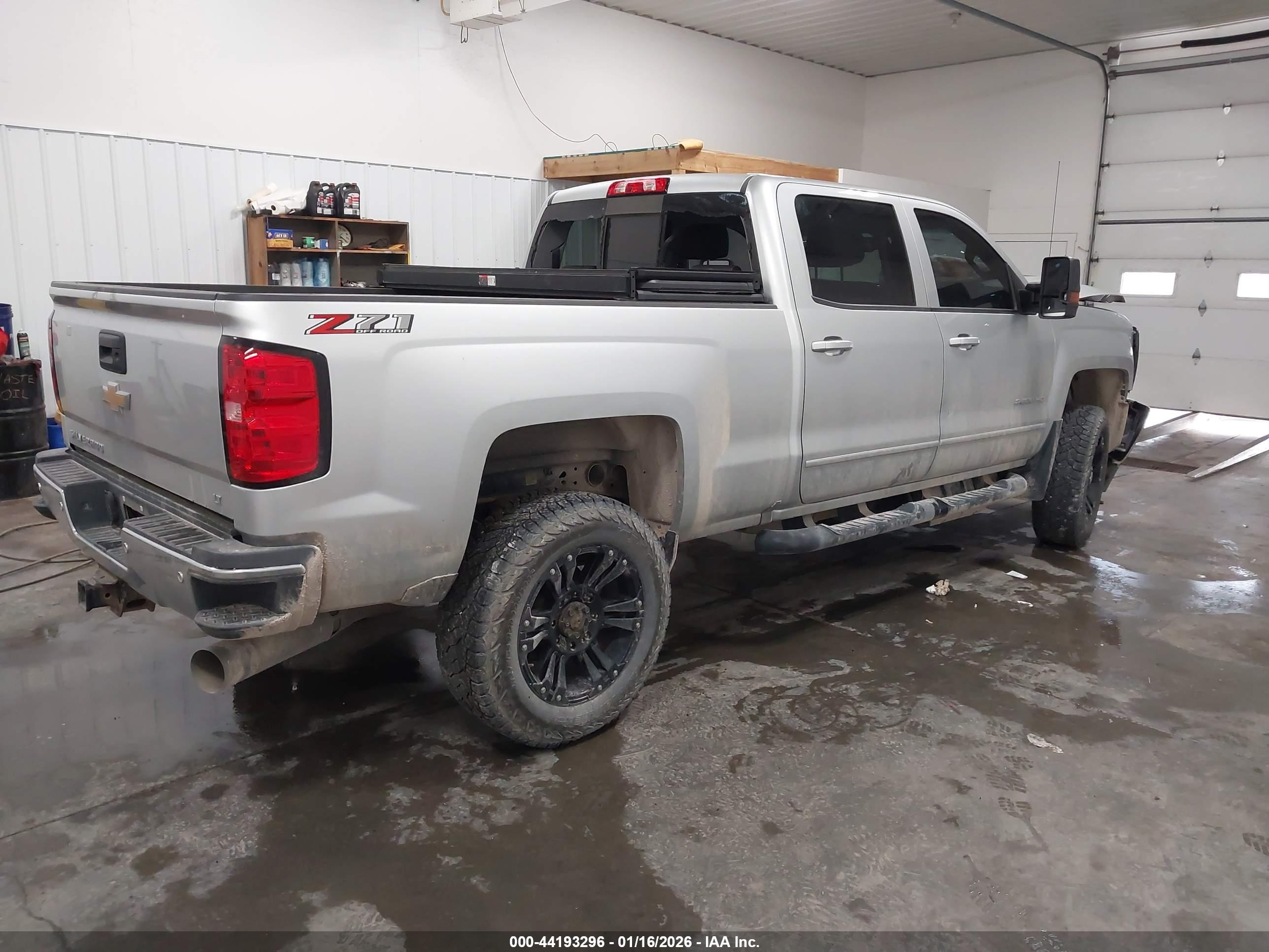 CHEVROLET SILVERADO image 4