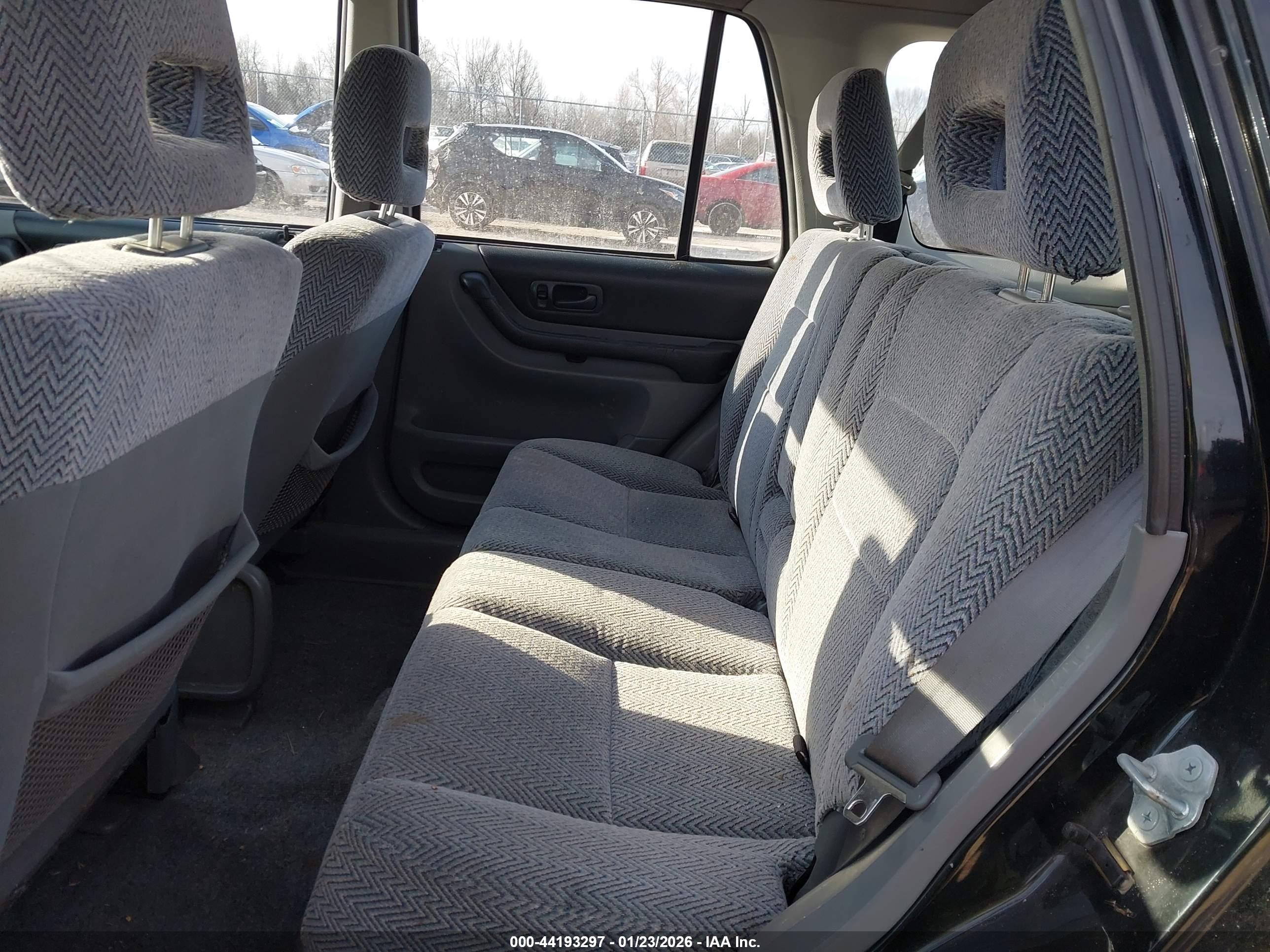 HONDA CR-V image 8