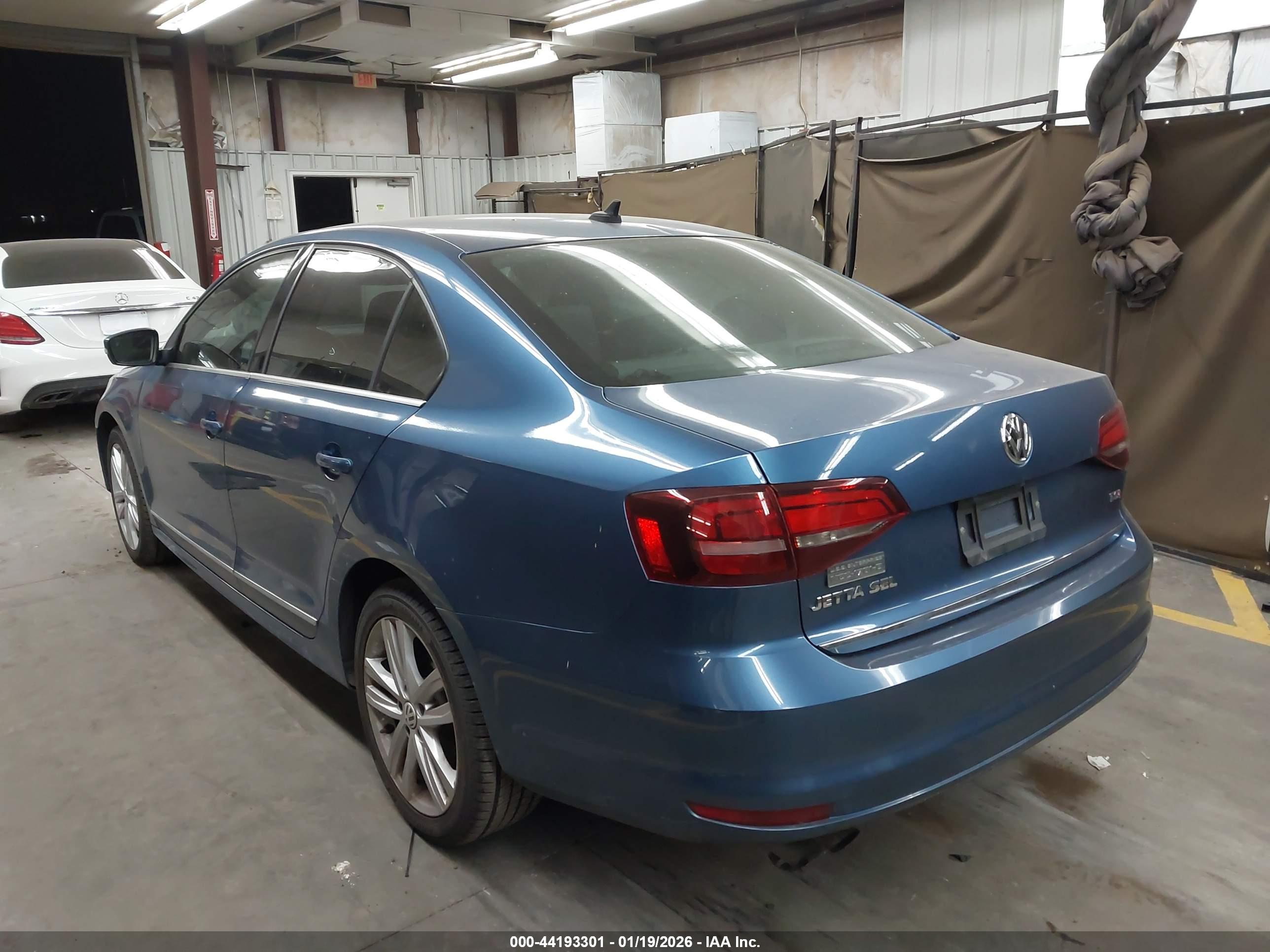 VOLKSWAGEN JETTA image 3