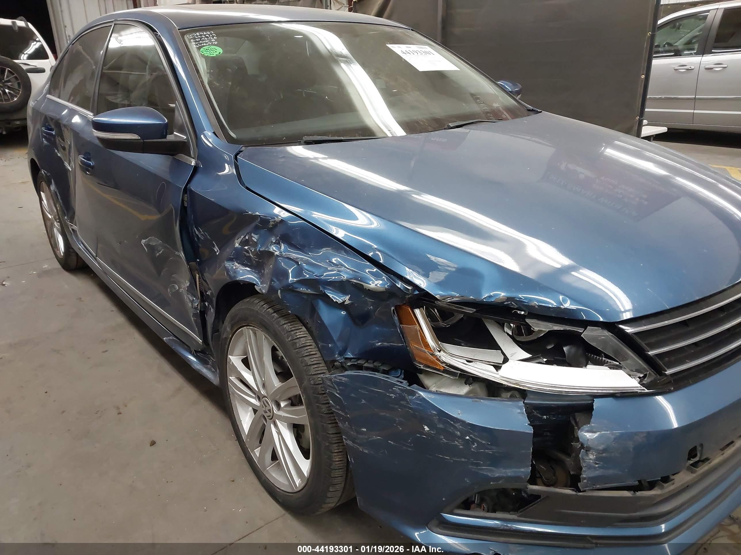 VOLKSWAGEN JETTA image 6