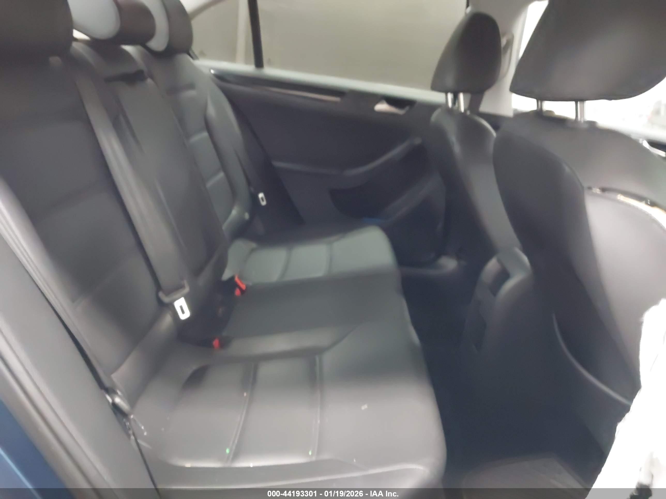 VOLKSWAGEN JETTA image 8