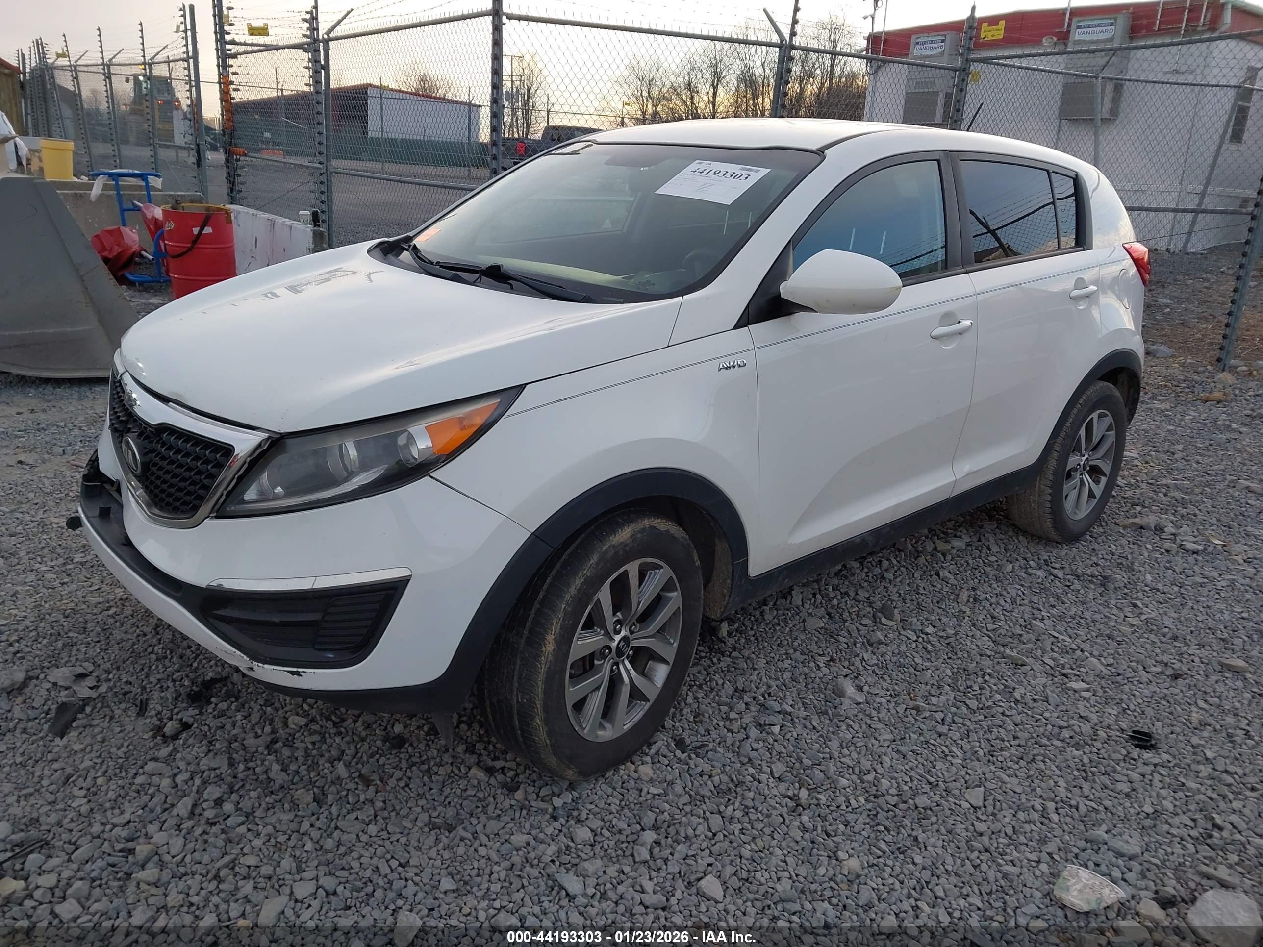 KIA SPORTAGE image 2