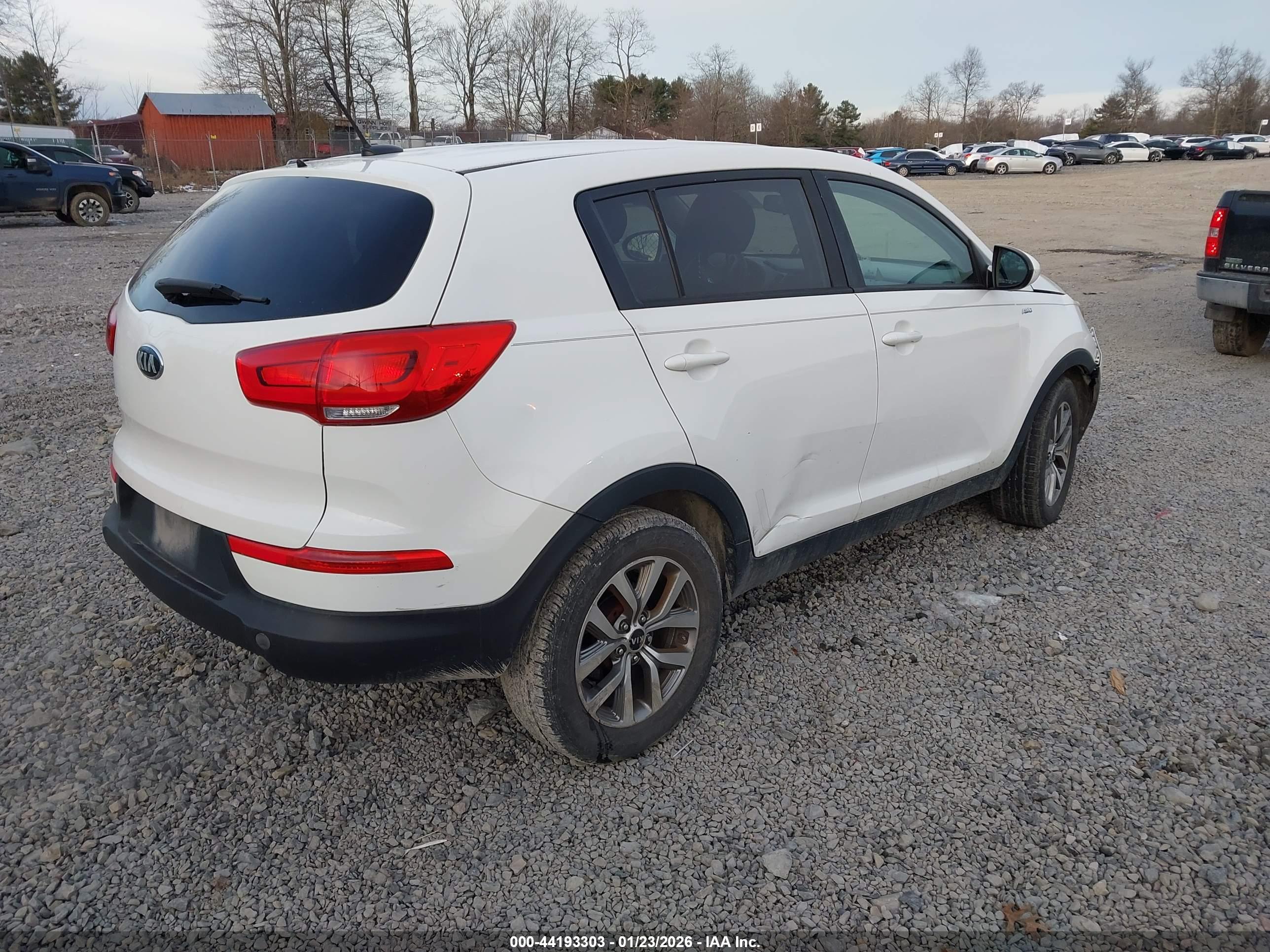 KIA SPORTAGE image 4