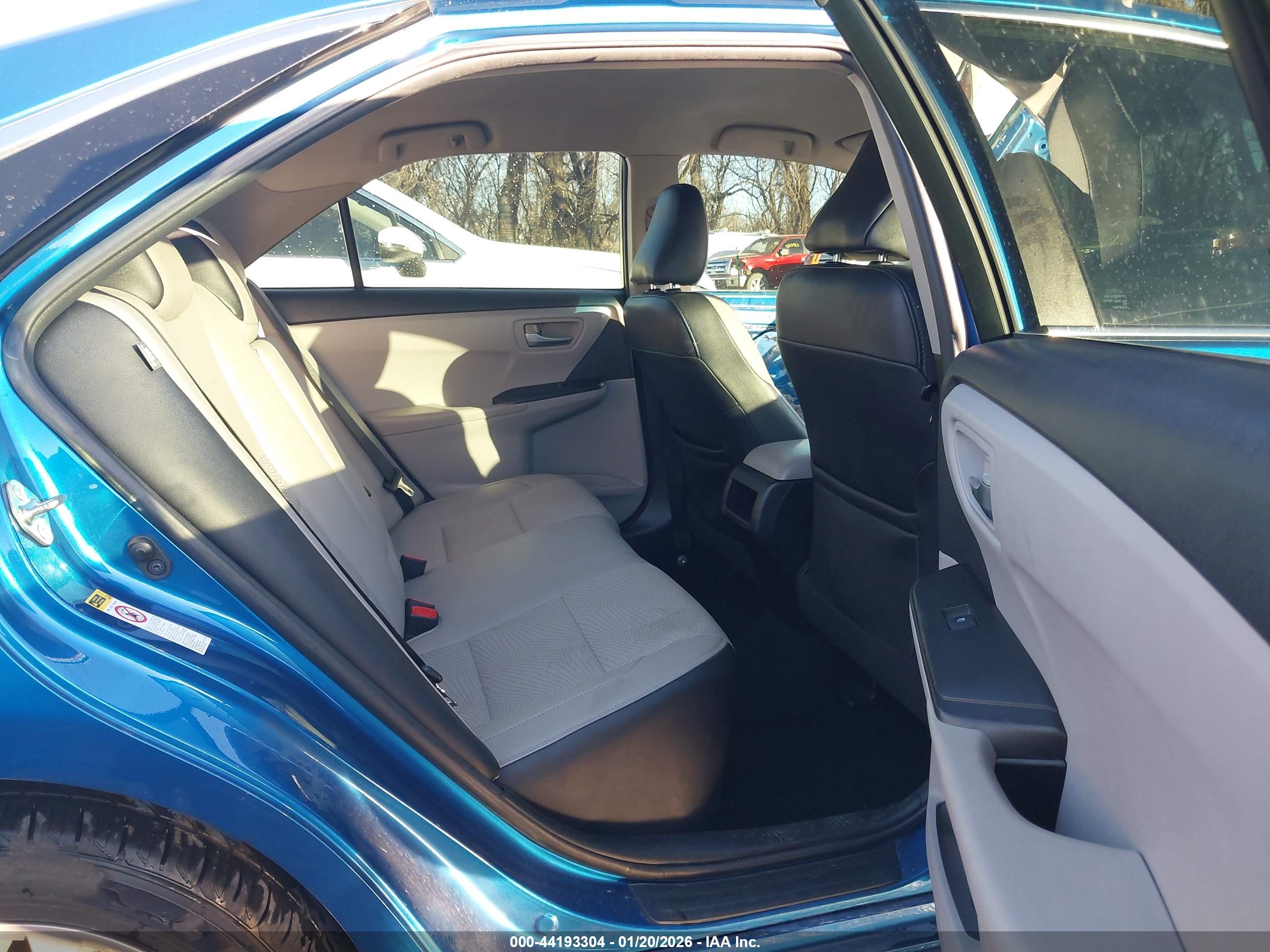 TOYOTA CAMRY image 8