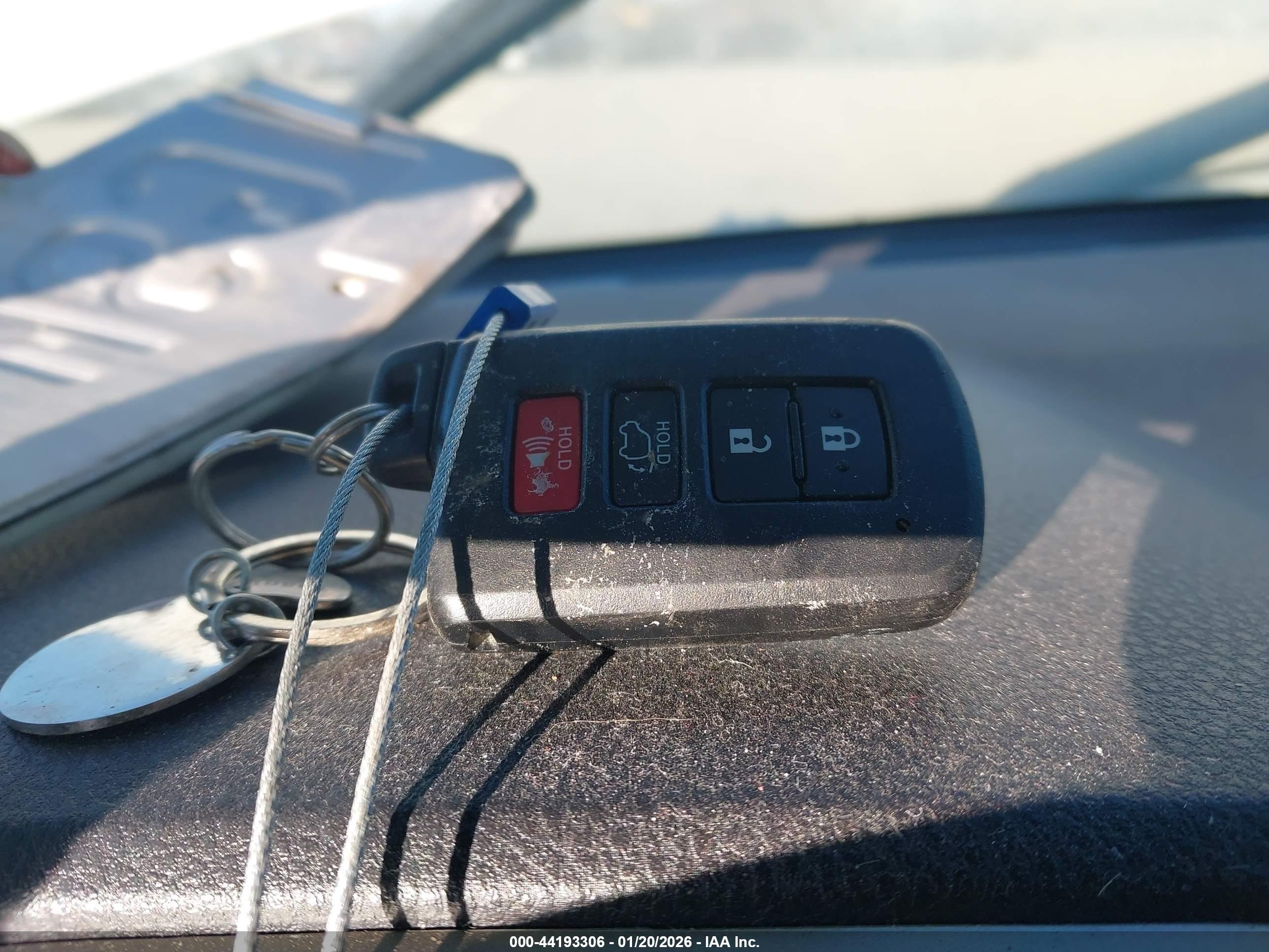TOYOTA RAV4 image 11