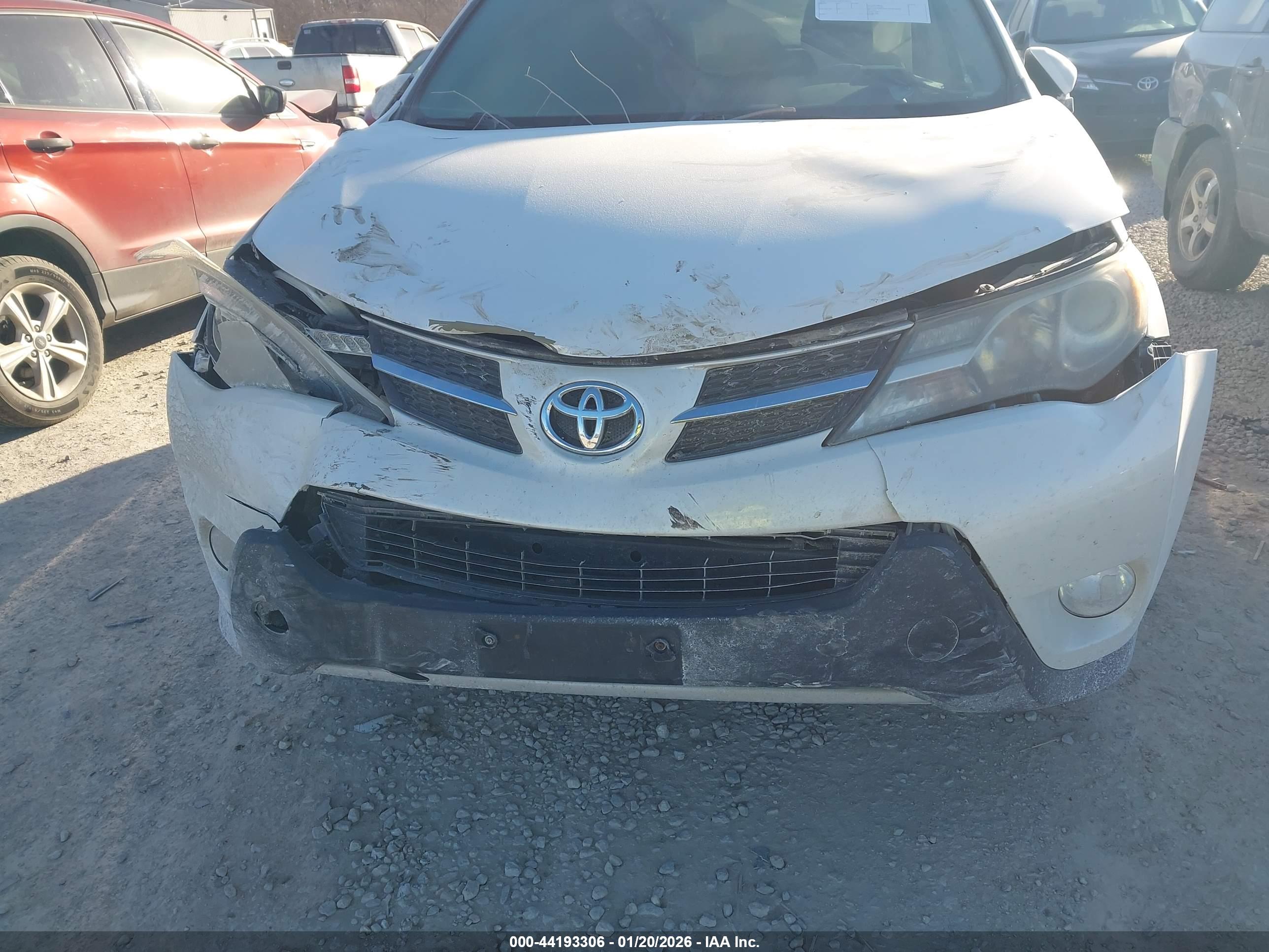TOYOTA RAV4 image 6