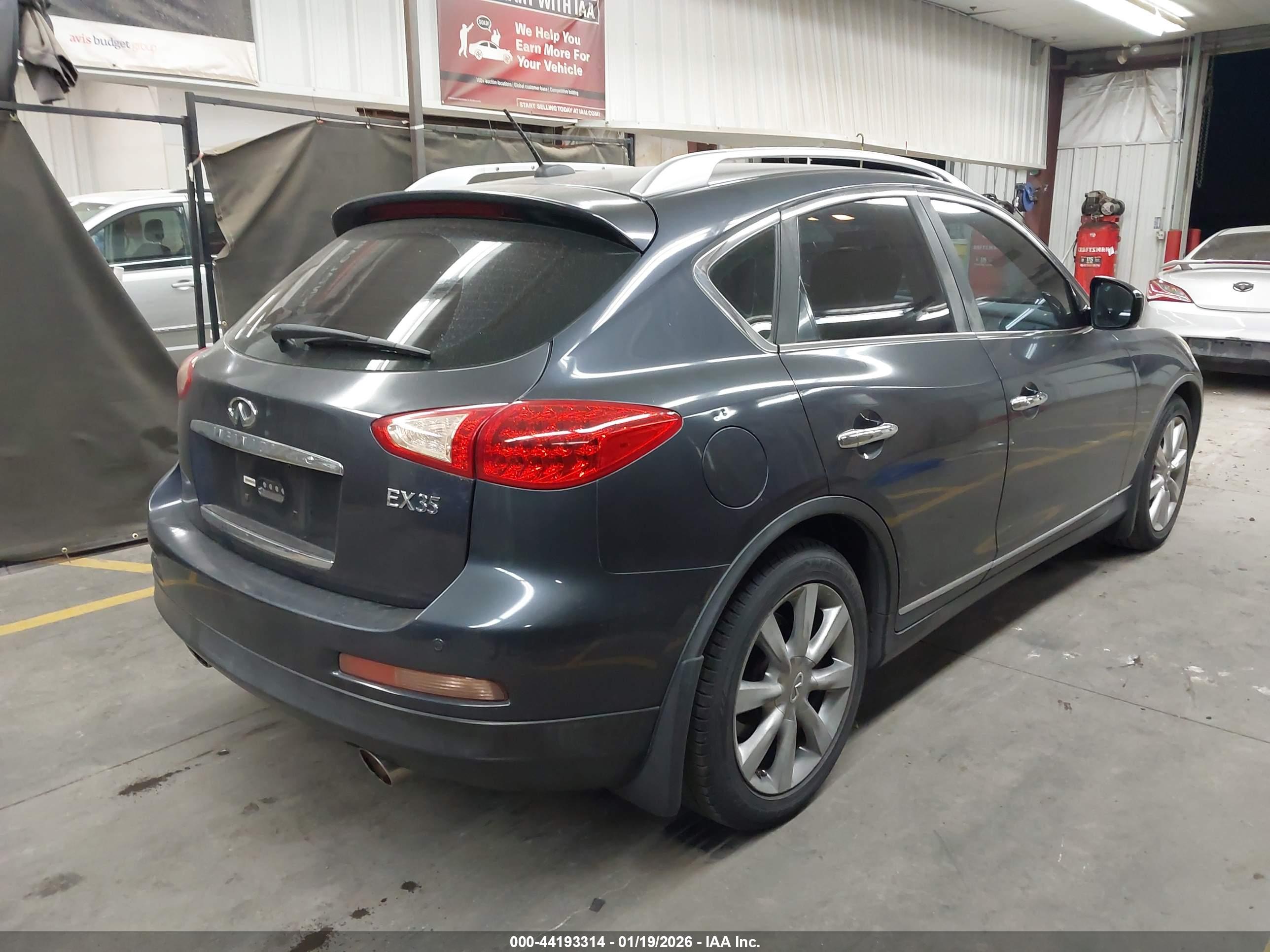 INFINITI EX35 image 4