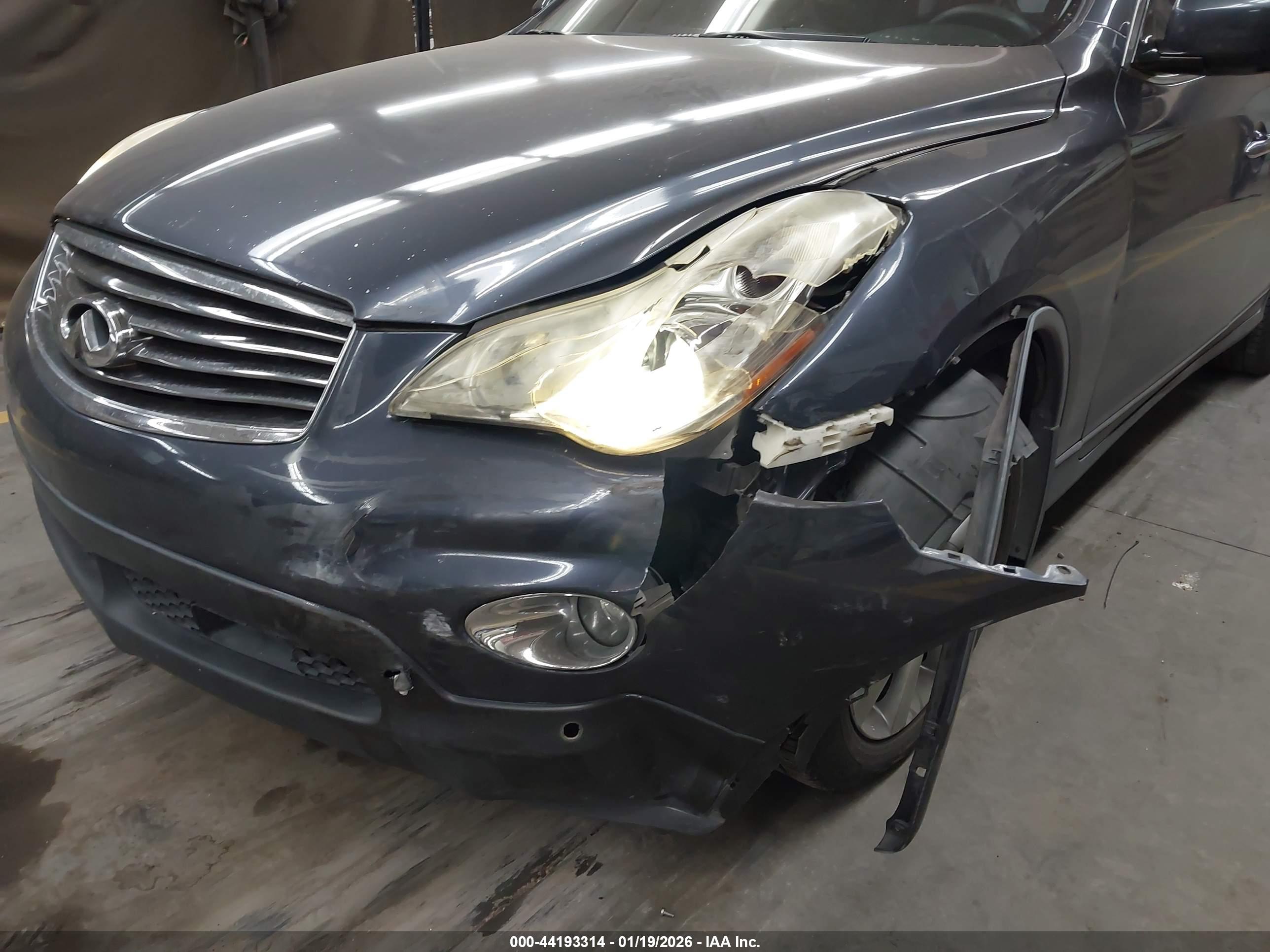 INFINITI EX35 image 6