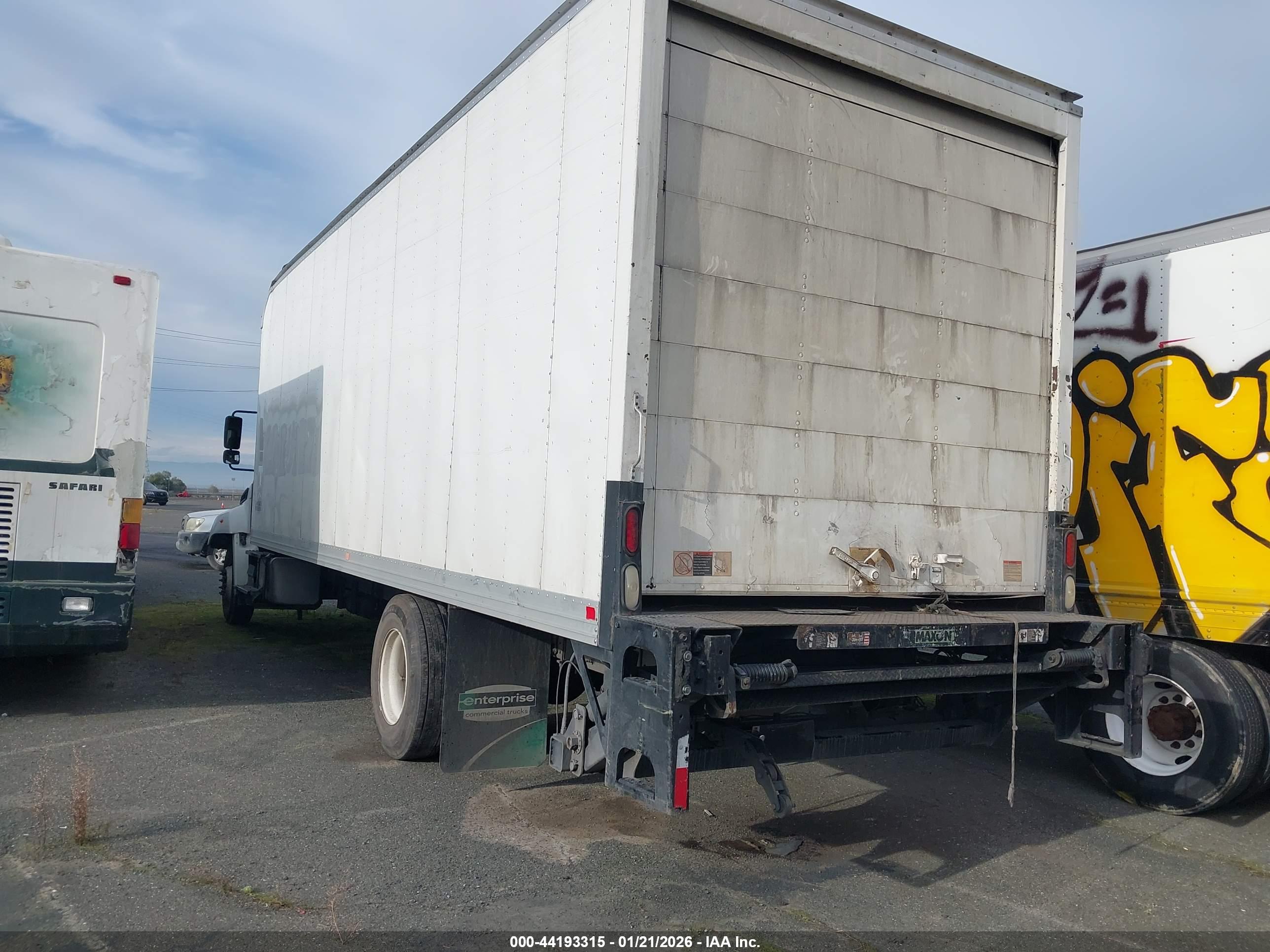 HINO 258/268 image 3