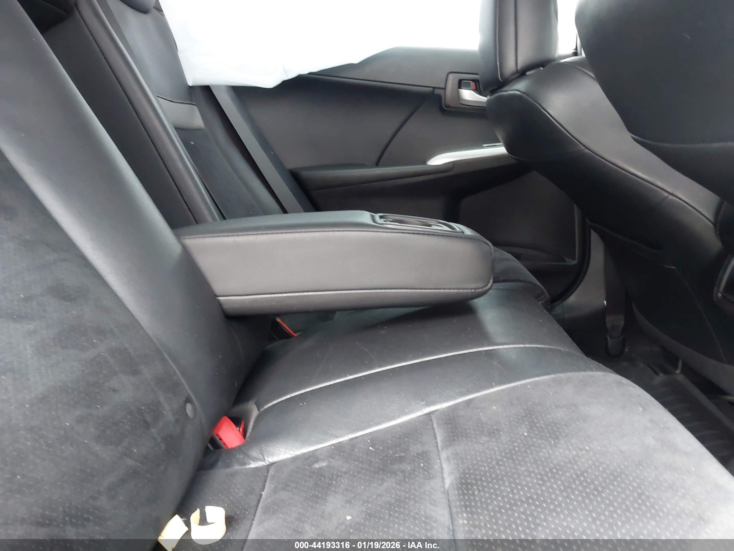 TOYOTA CAMRY image 8