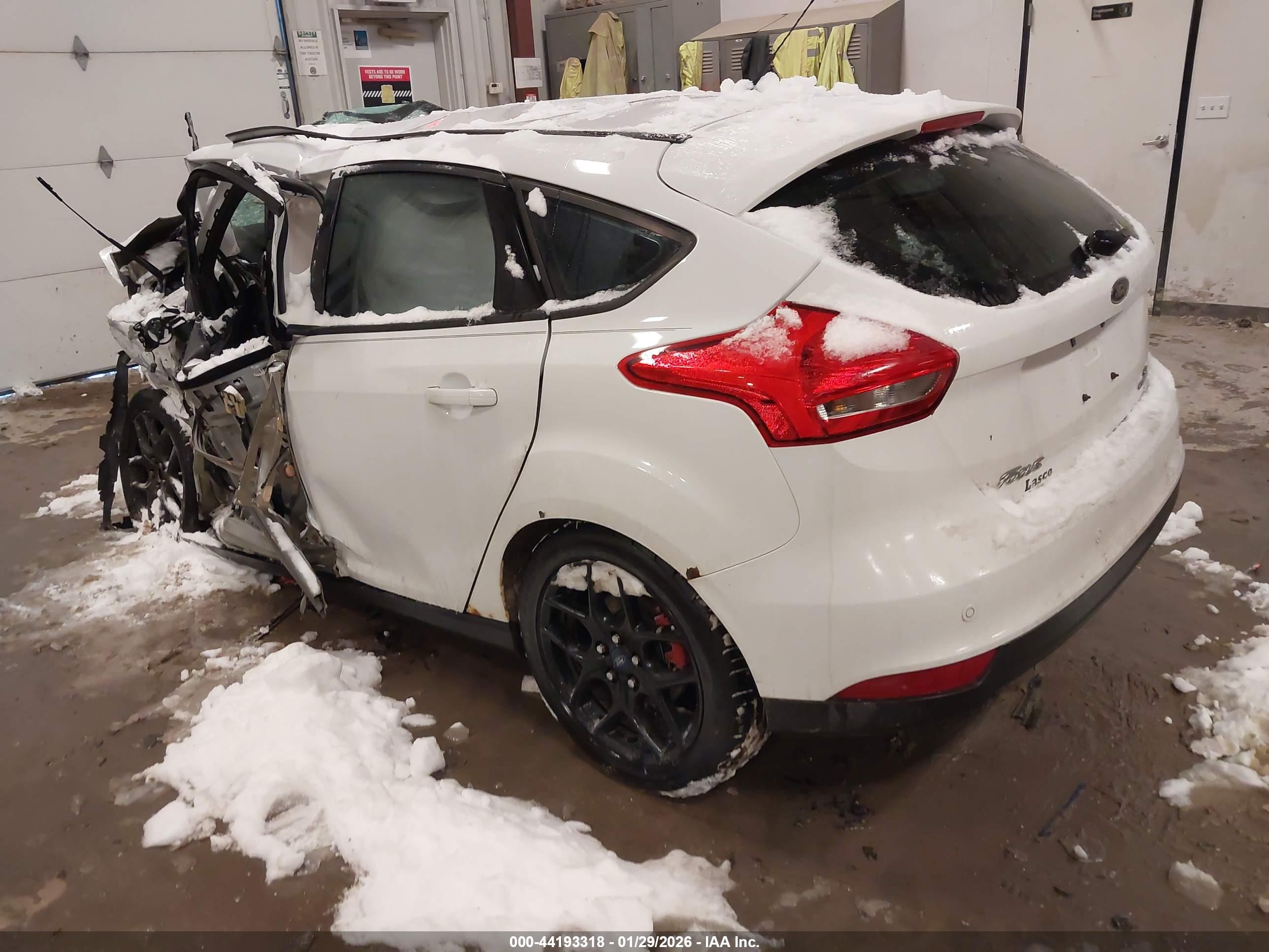 FORD FOCUS image 3