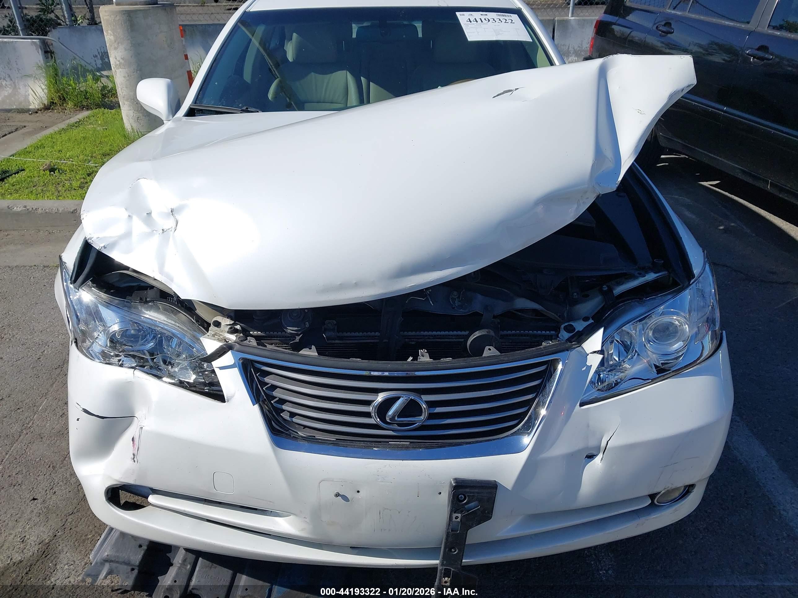 LEXUS ES image 6
