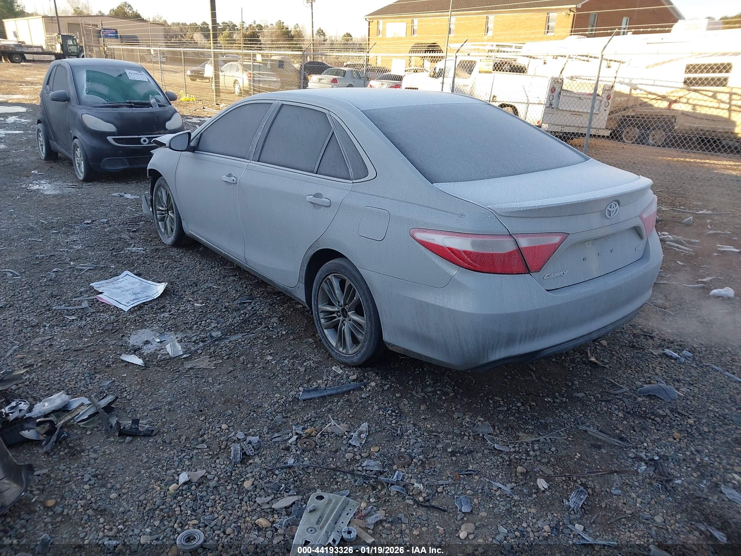 TOYOTA CAMRY image 3