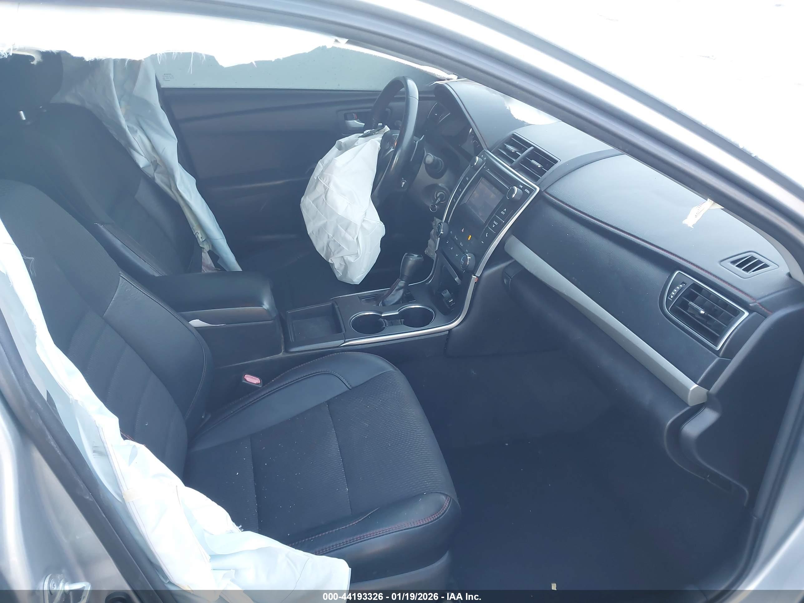 TOYOTA CAMRY image 5