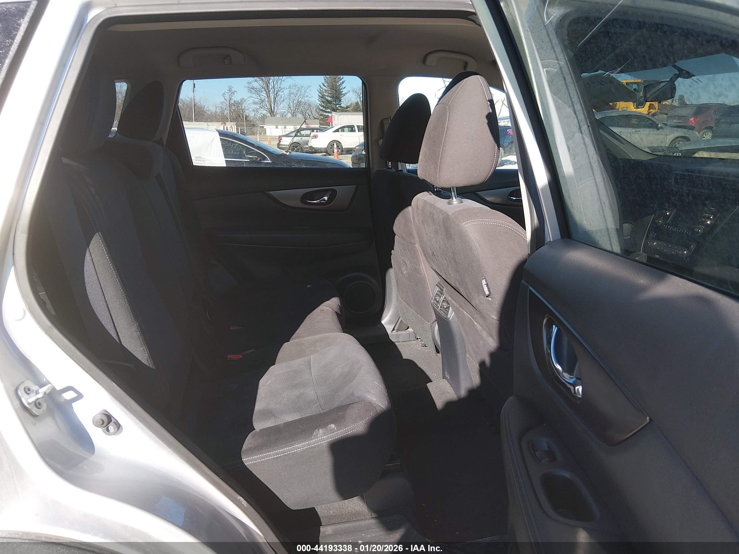 NISSAN ROGUE image 8