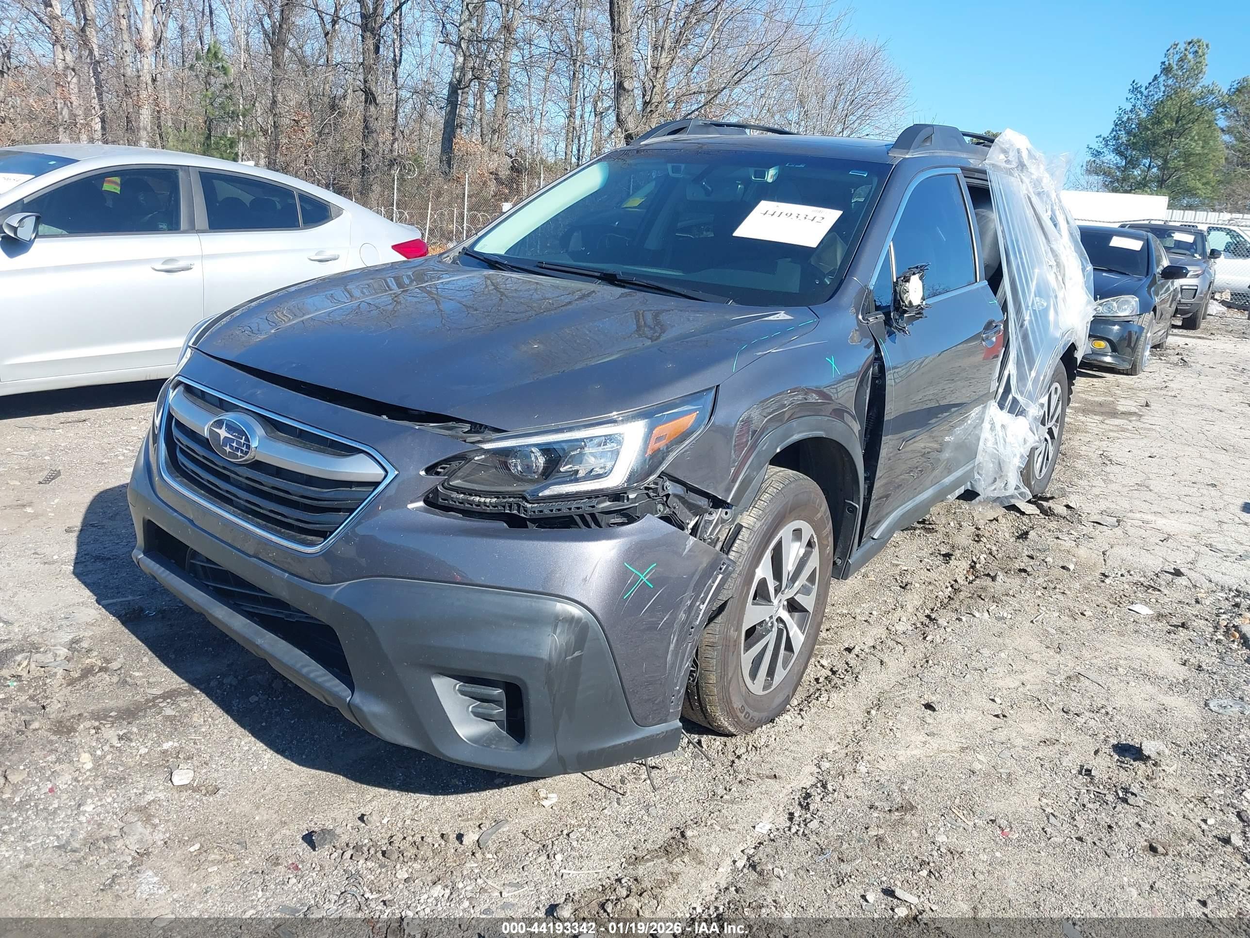 SUBARU OUTBACK image 2