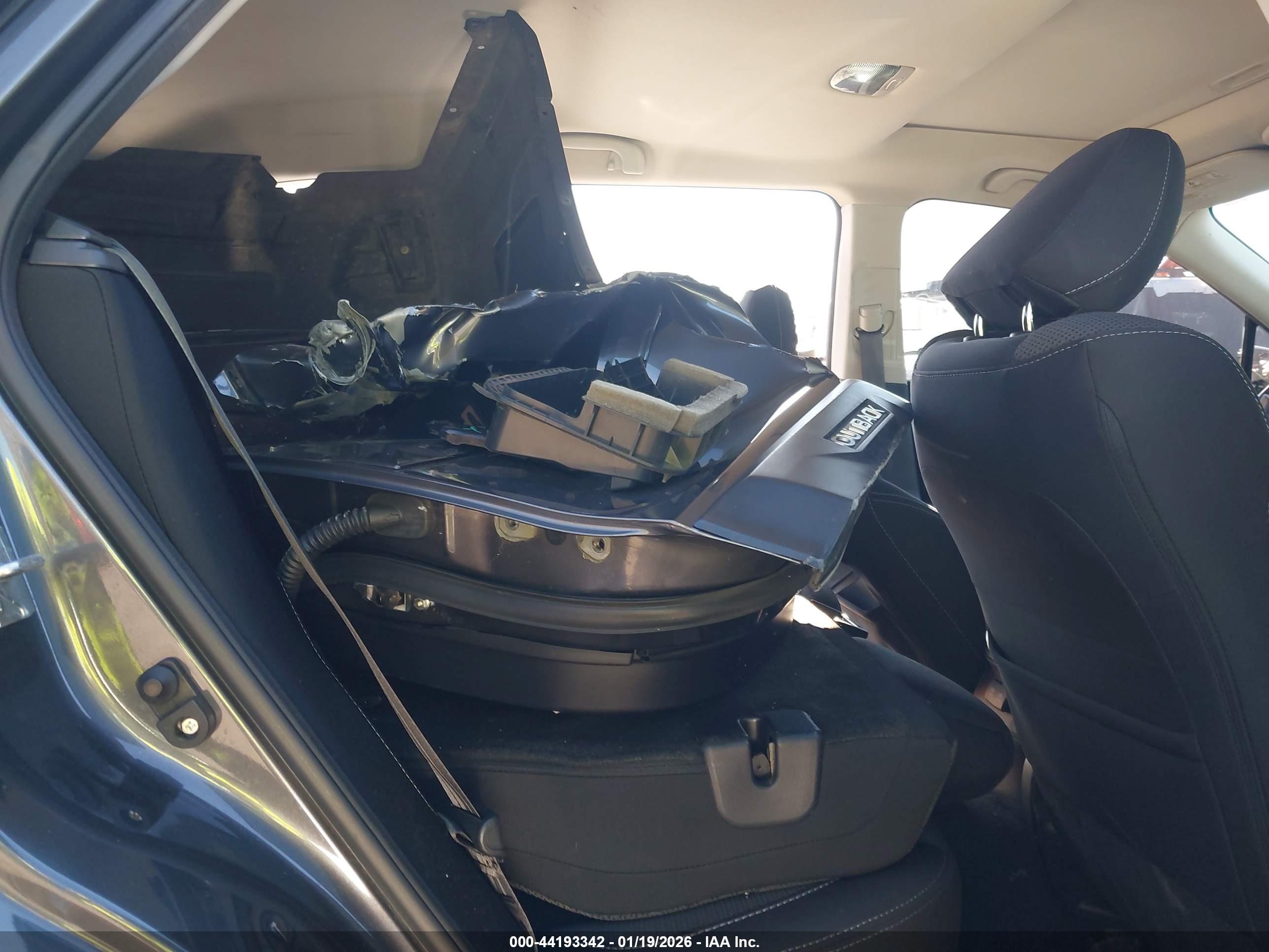 SUBARU OUTBACK image 8