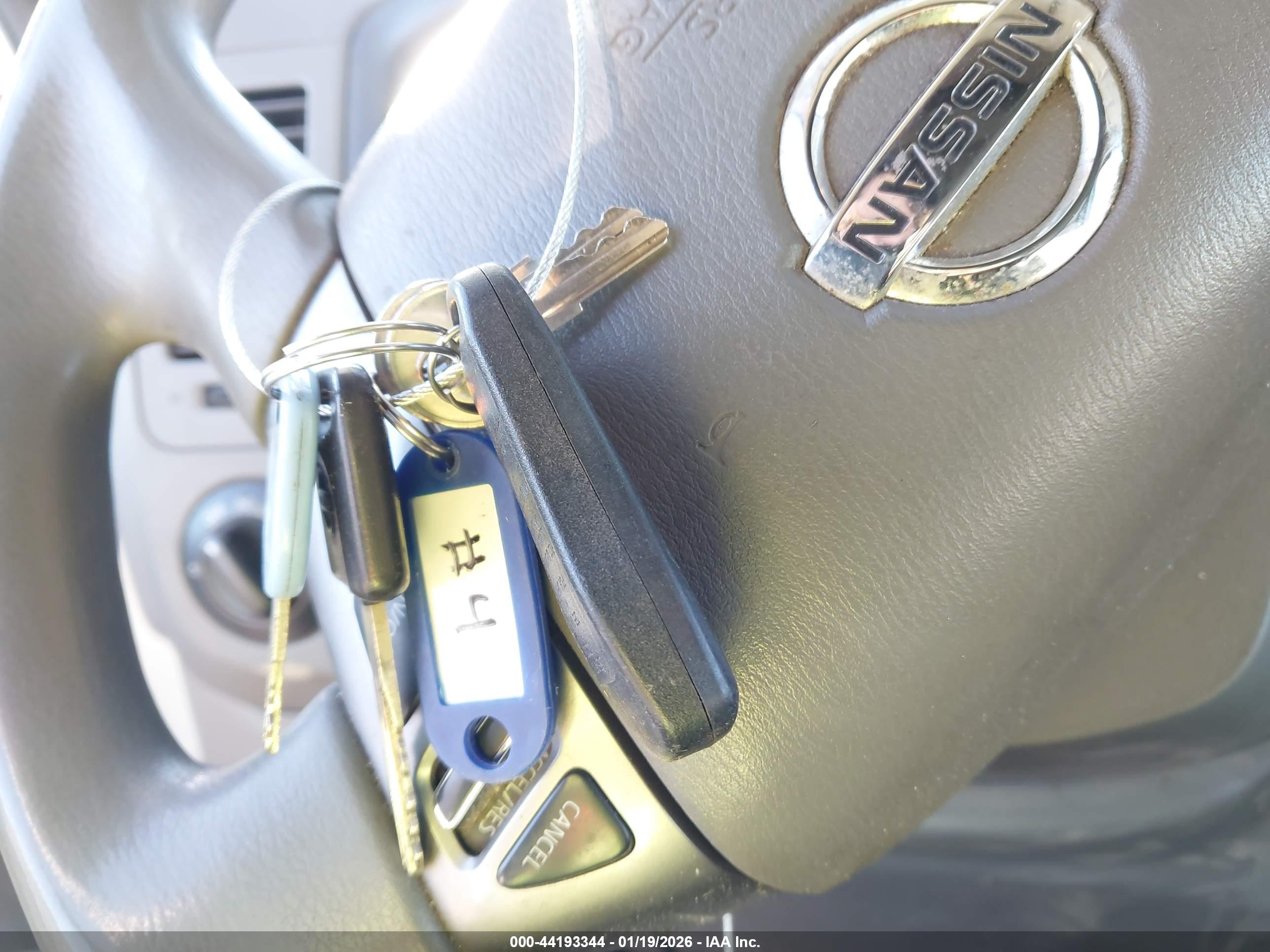 NISSAN NV image 11