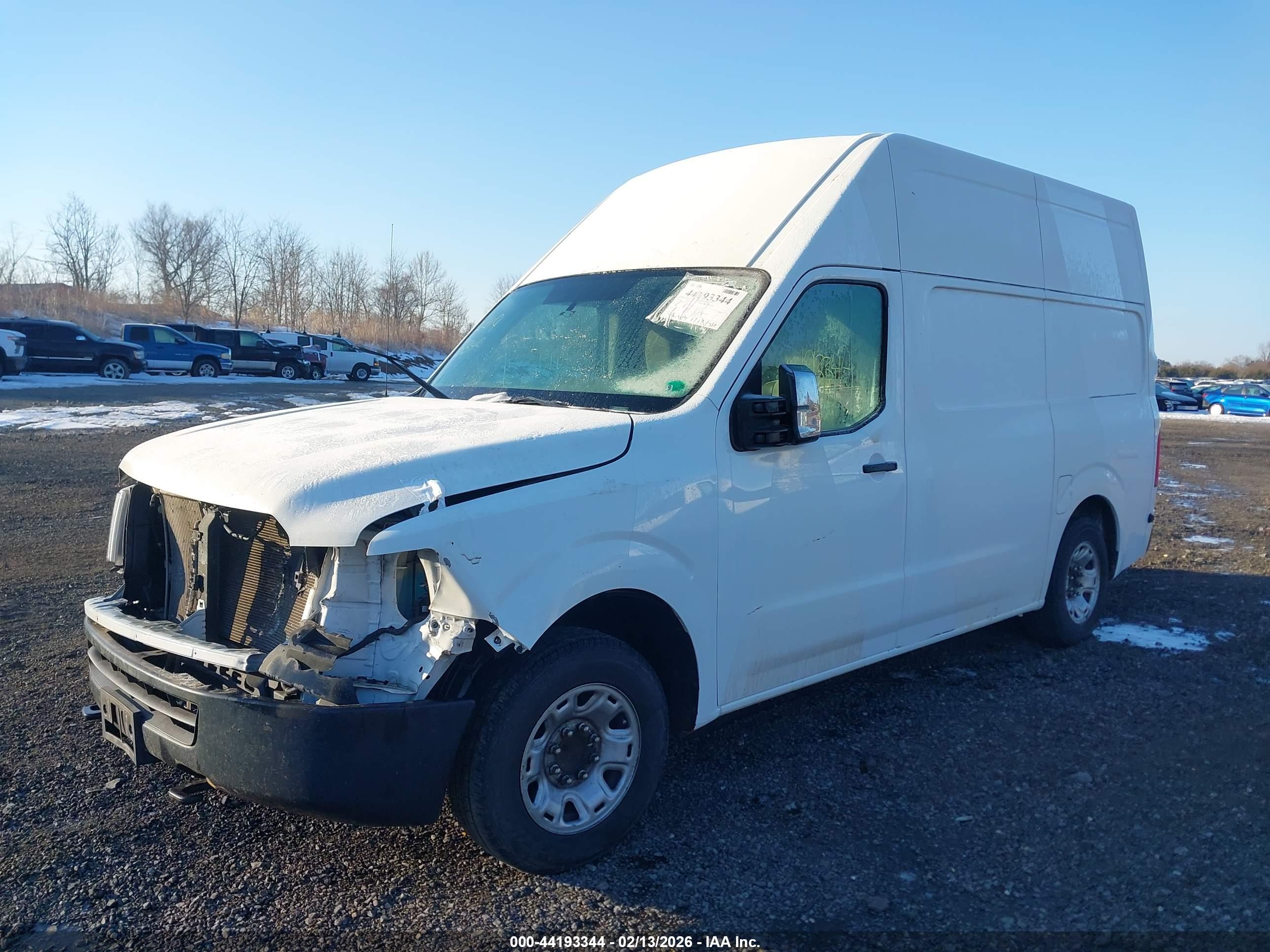 NISSAN NV image 2