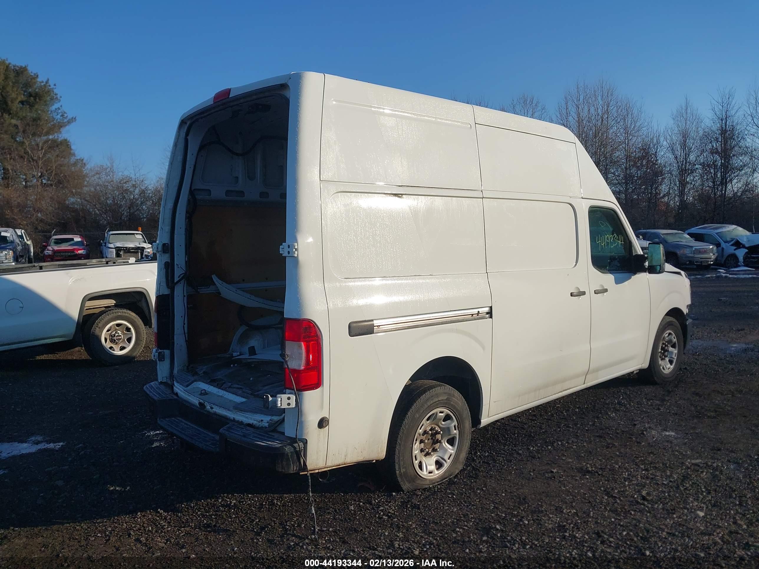 NISSAN NV image 4