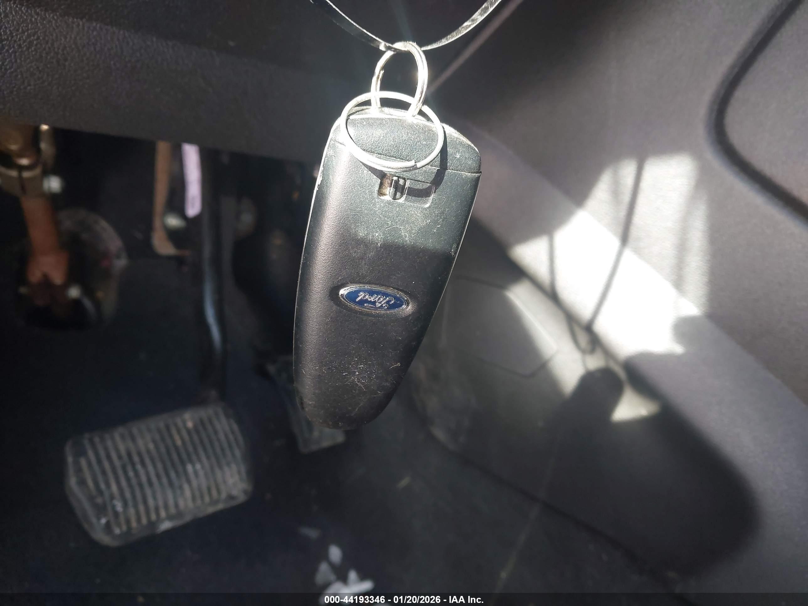 FORD ESCAPE image 11