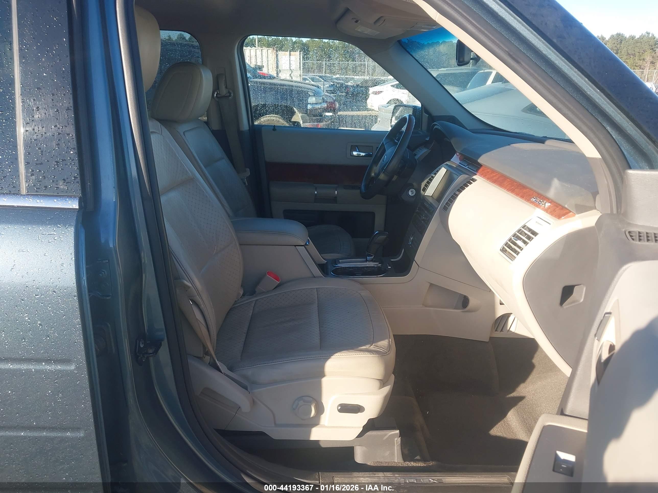 FORD FLEX image 5