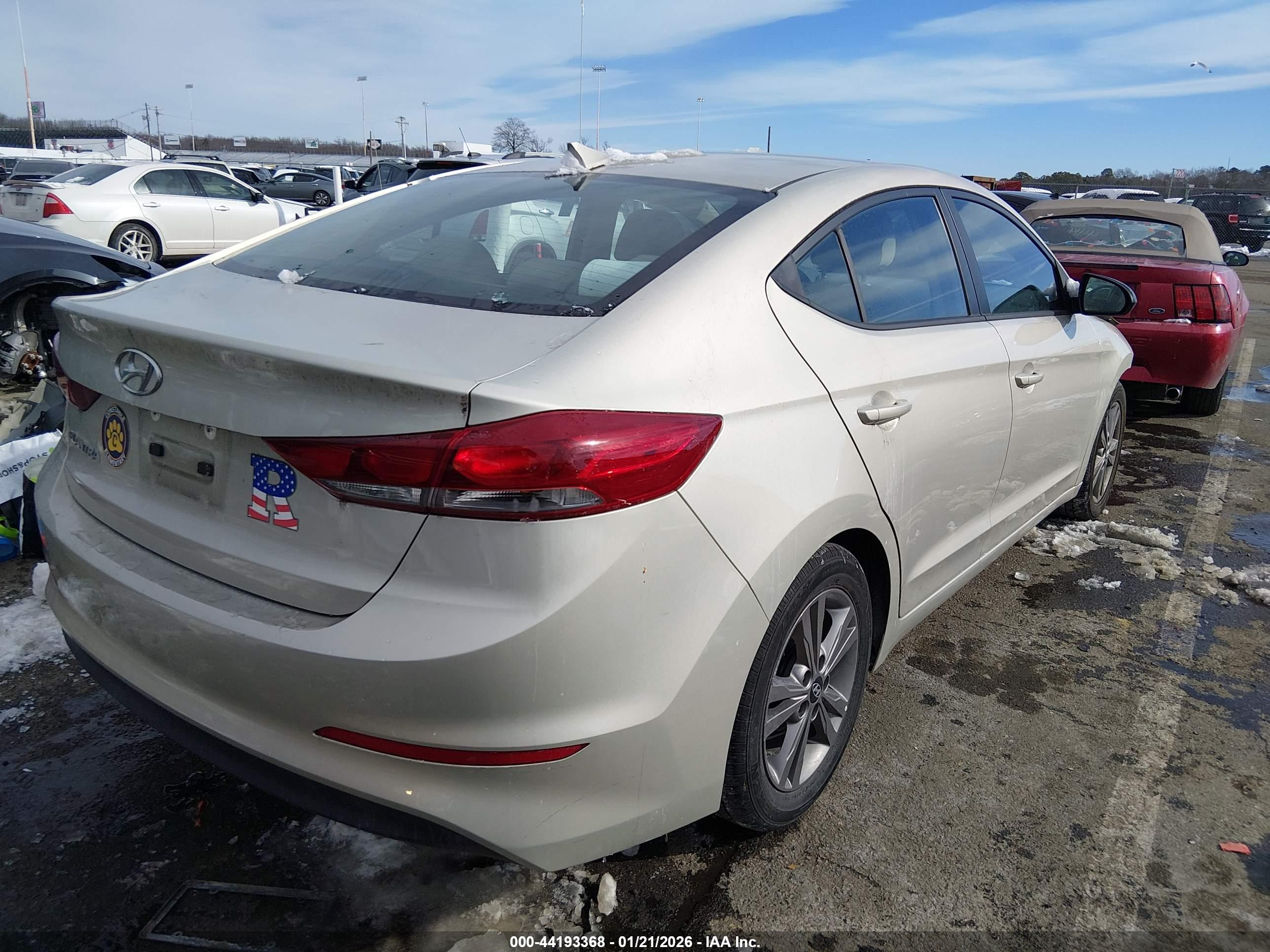 HYUNDAI ELANTRA image 4