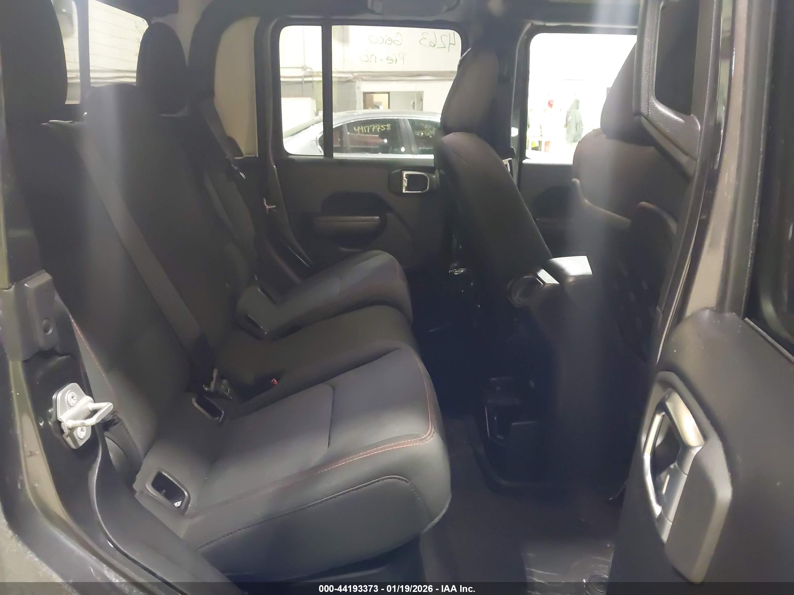 JEEP GLADIATOR image 8