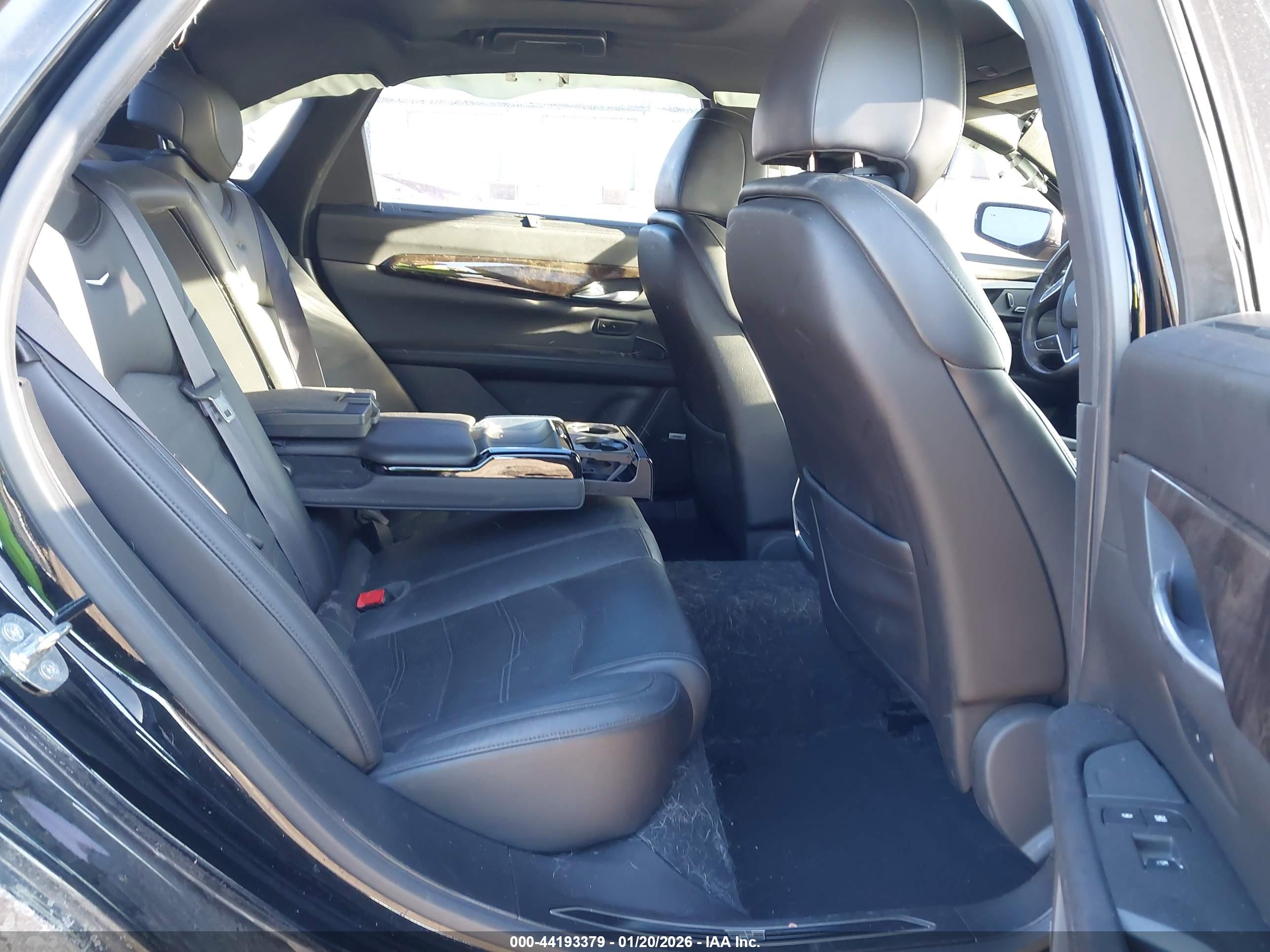 CADILLAC CT6 image 8