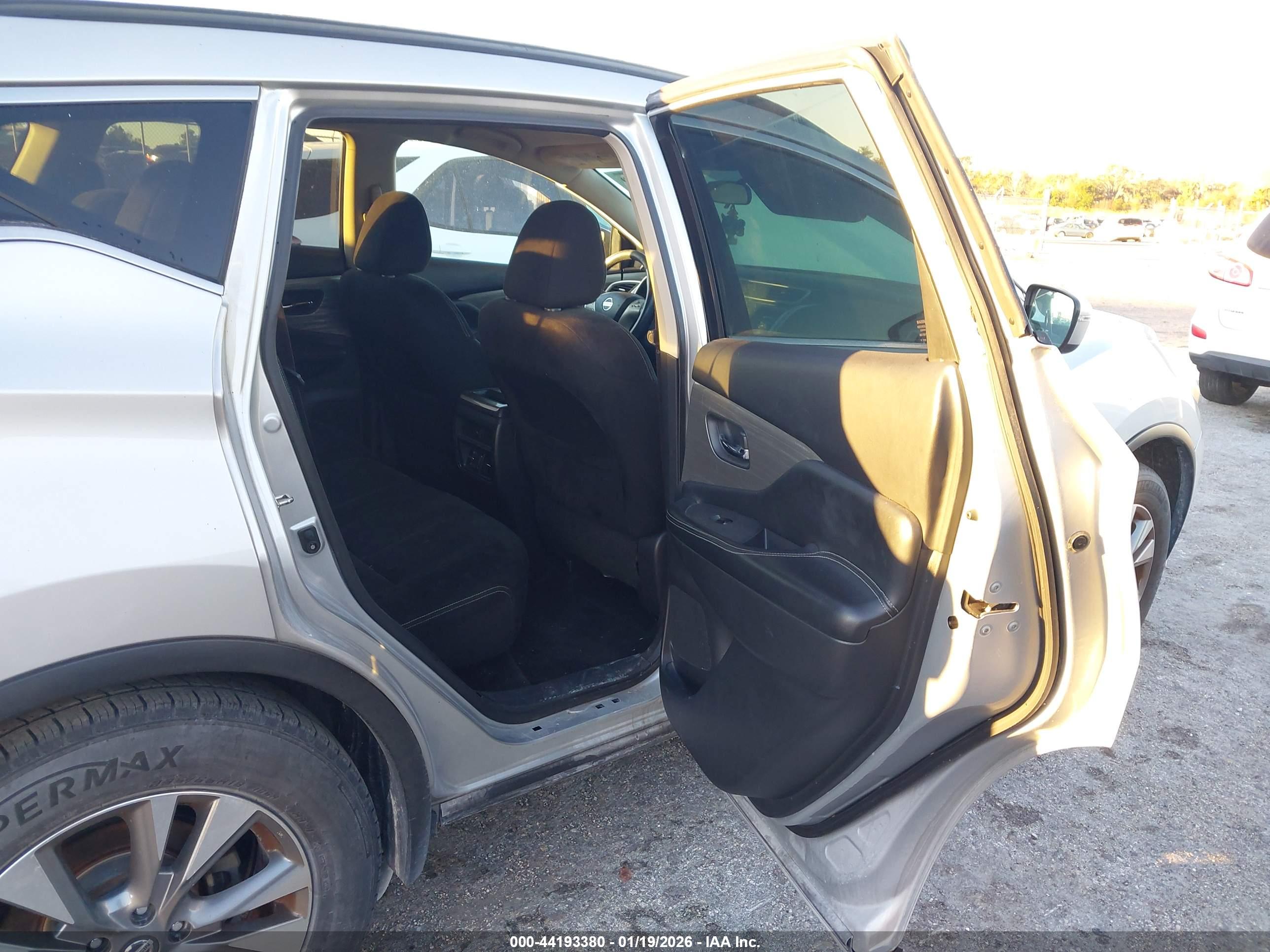 NISSAN MURANO image 8